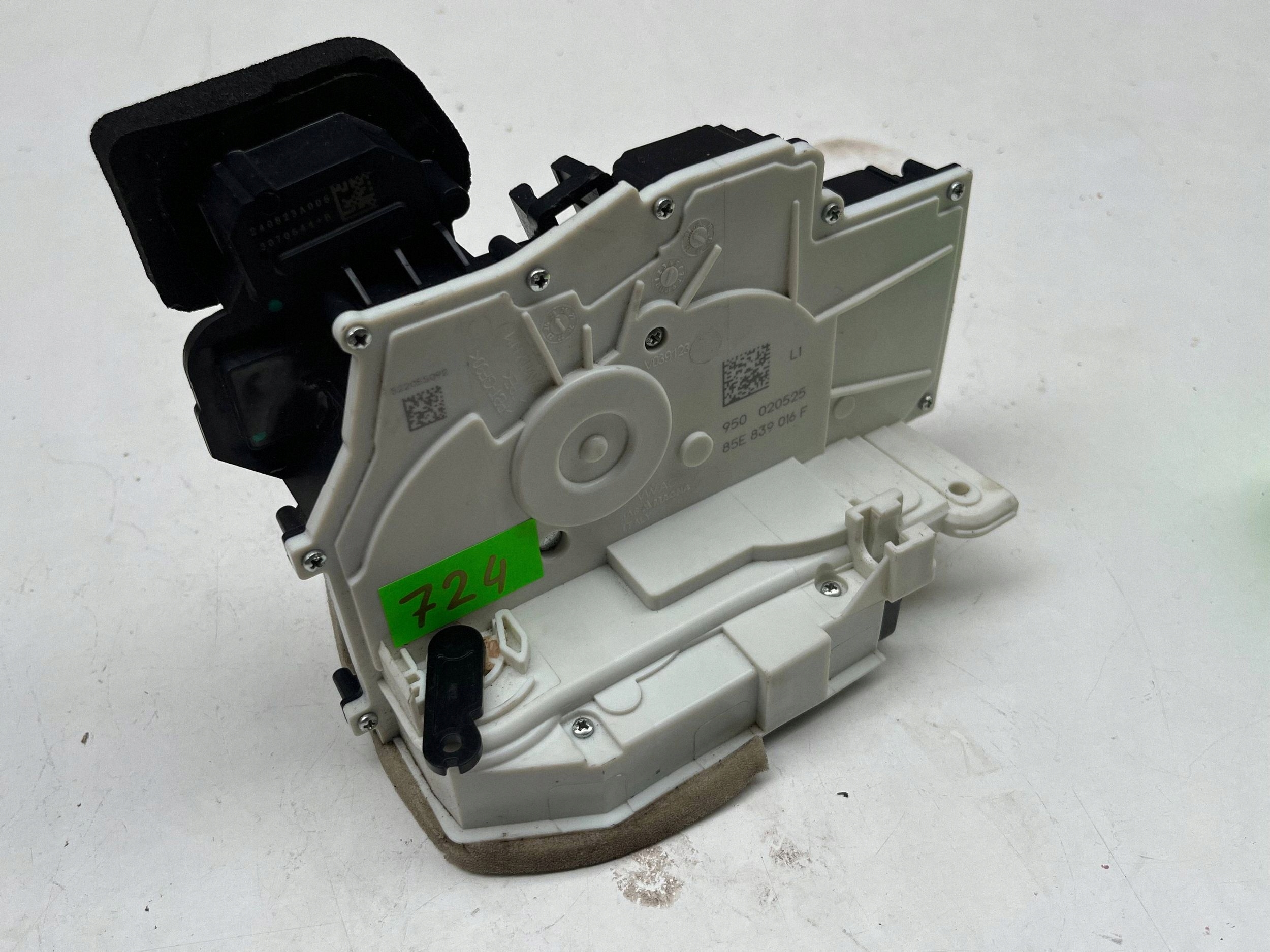 AUDI A5 2024- lock door right rear part 85E839016F @M