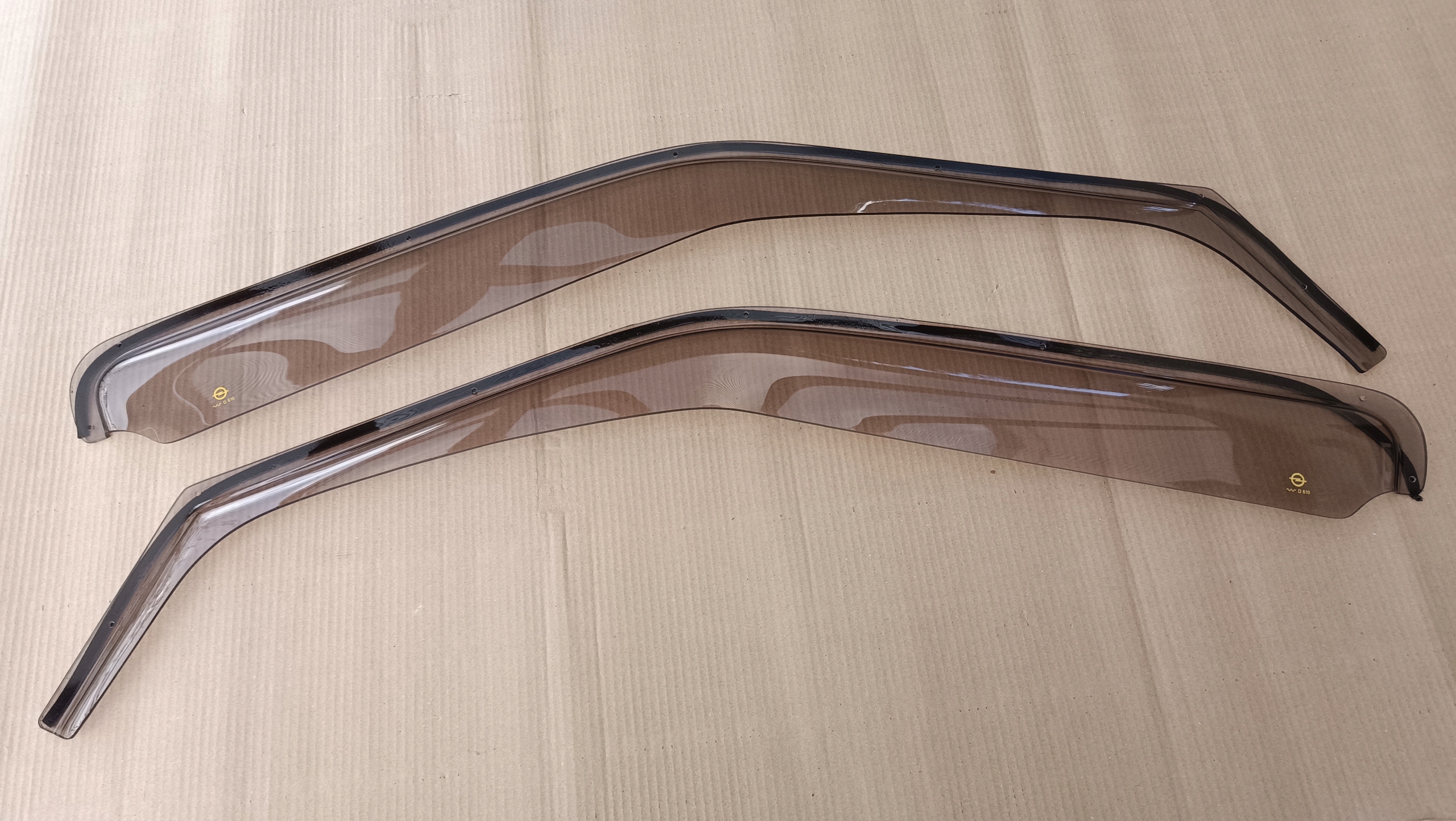 Owiewki drzwi przednich Opel Kadett E 2-drzwi 90273792 ORGINAŁ OPEL NOWE Stan opakowania oryginalne