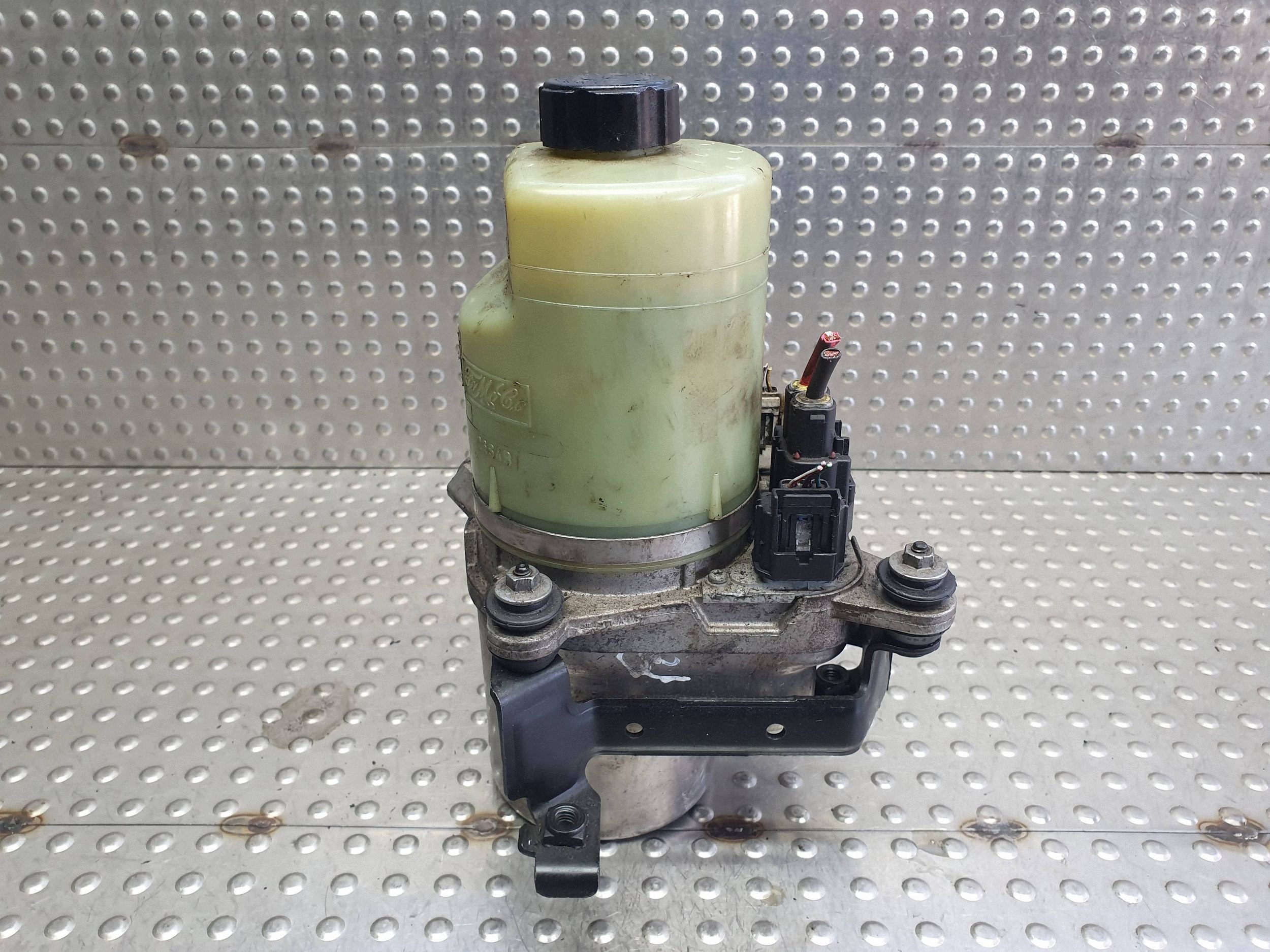 pompa servosterzo 4M51-3K514-AD FORD C-MAX e MK1 FOCUS MK2
