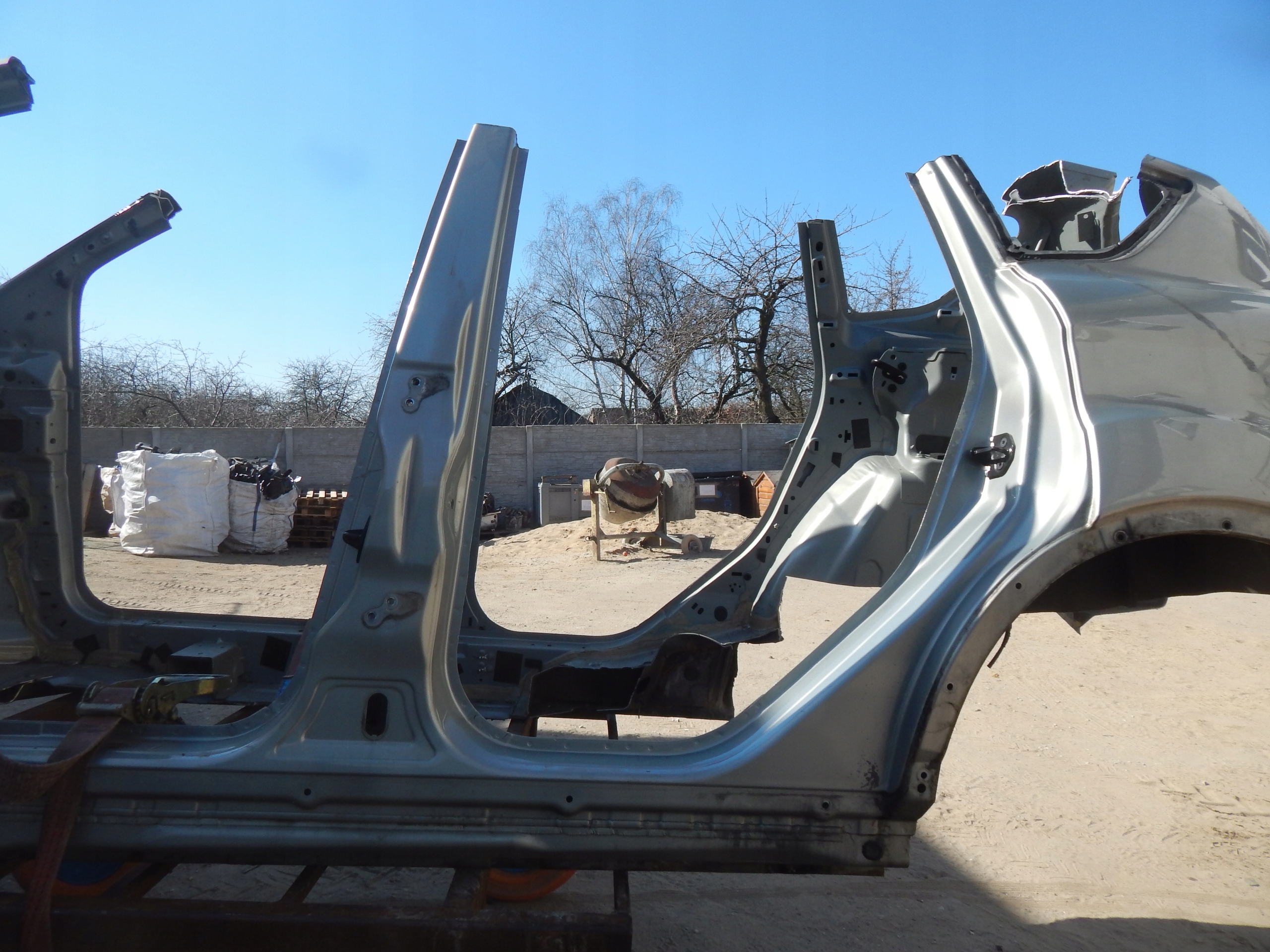 PROG SLUPEK LEWY FORD KUGA MK1 KOLOR P8 Car type Passenger cars