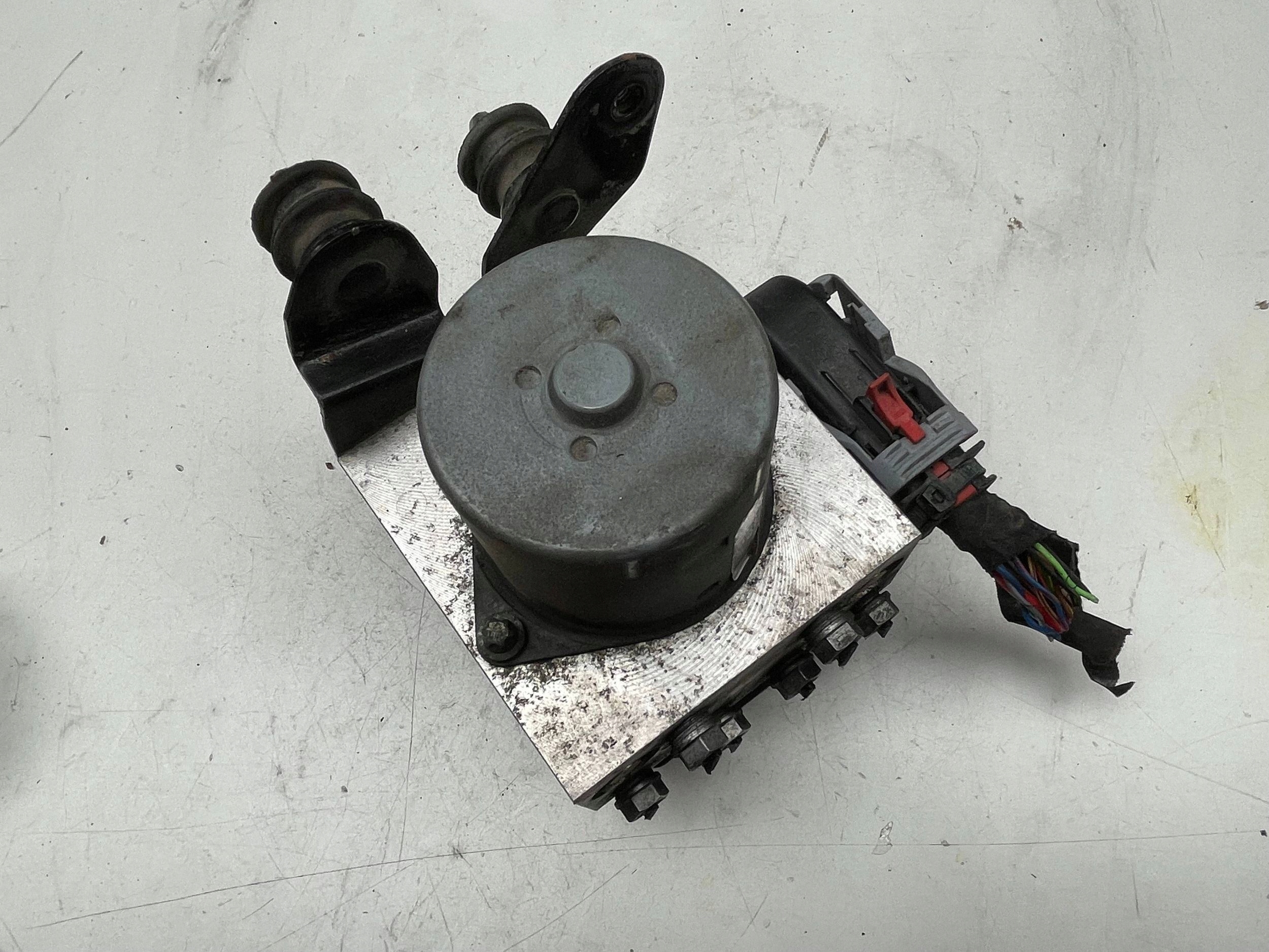Pompa ABS Volkswagen PASSAT B7 3AA614109AQ Originale