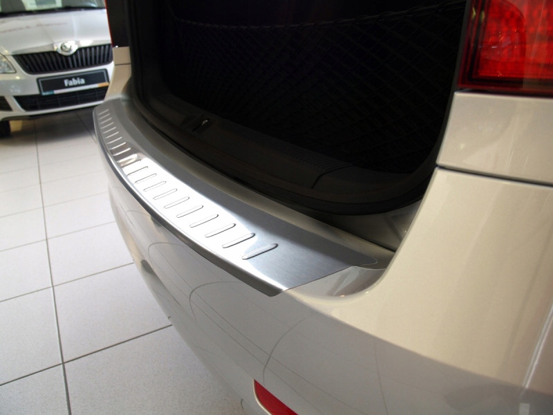 Ochranná lišta hrany kufra Škoda Octavia II 2004-2013 (combi, matná)