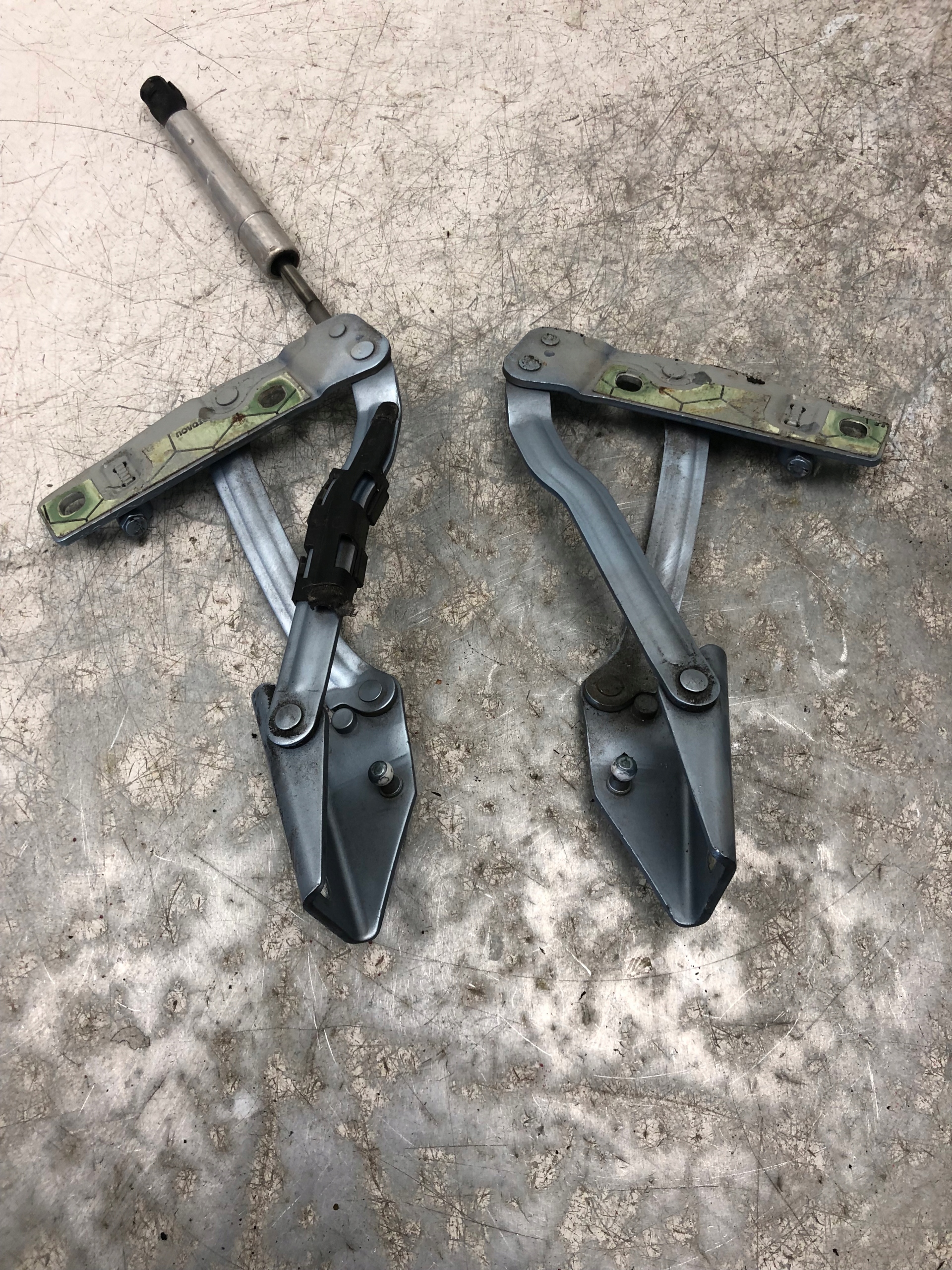 hinge bonnet hinges VW BEETLE 1Y0827301C 1Y0827302C