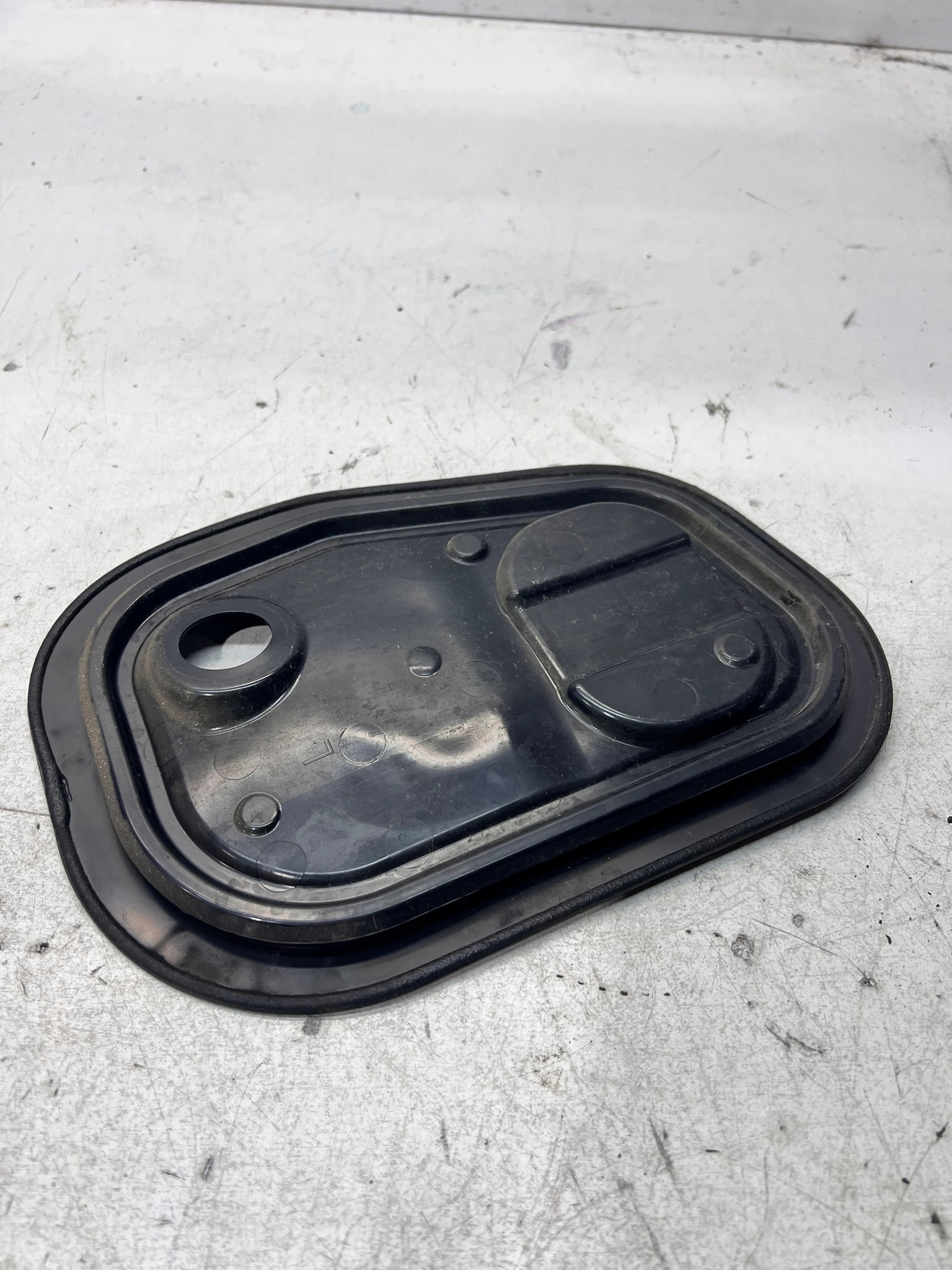 cover spoiler door inner left rear AUDI A6 C8 4K0839915