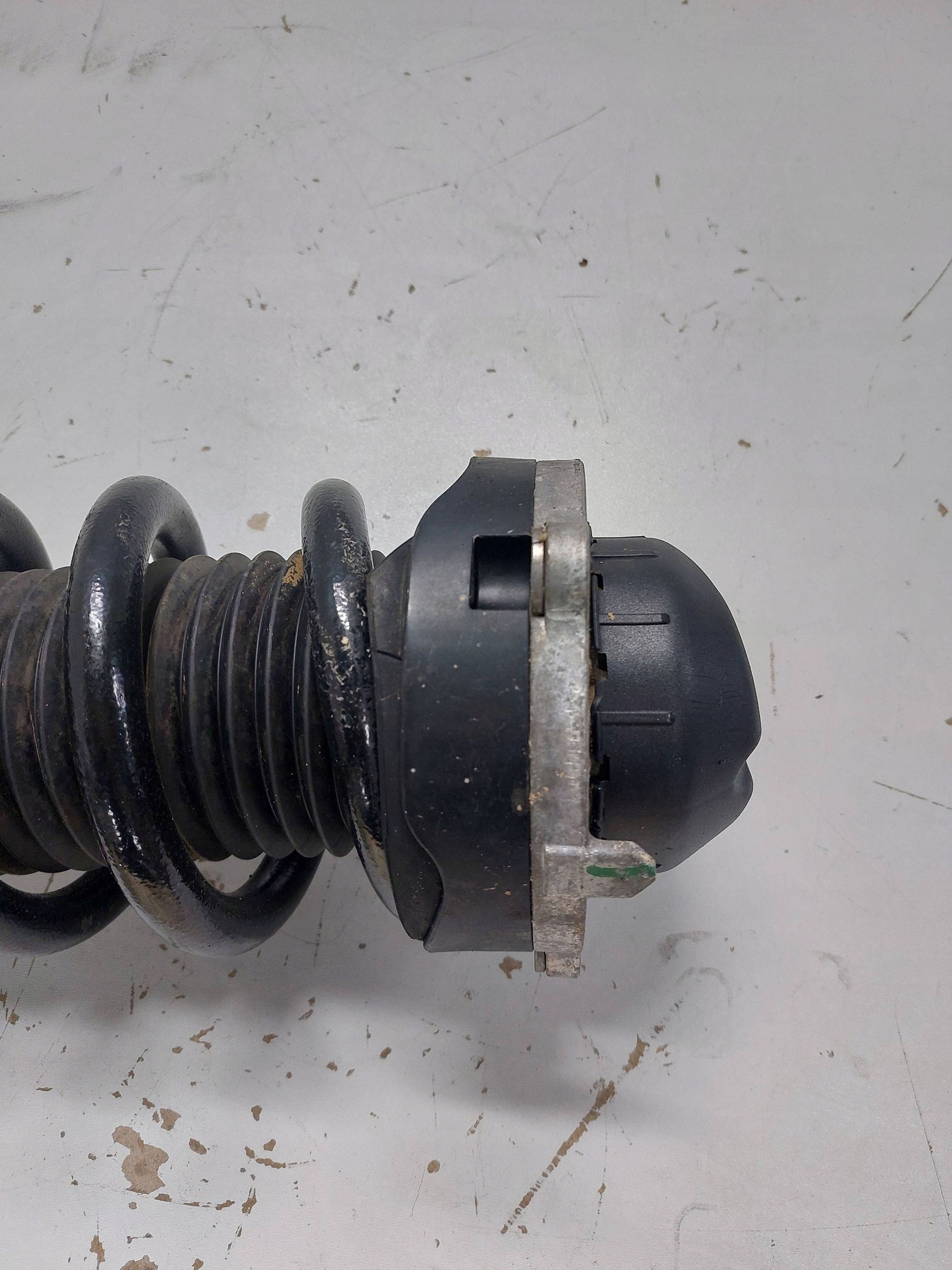 shock absorber front front side left Volkswagen Tiguan 4M4413031AD