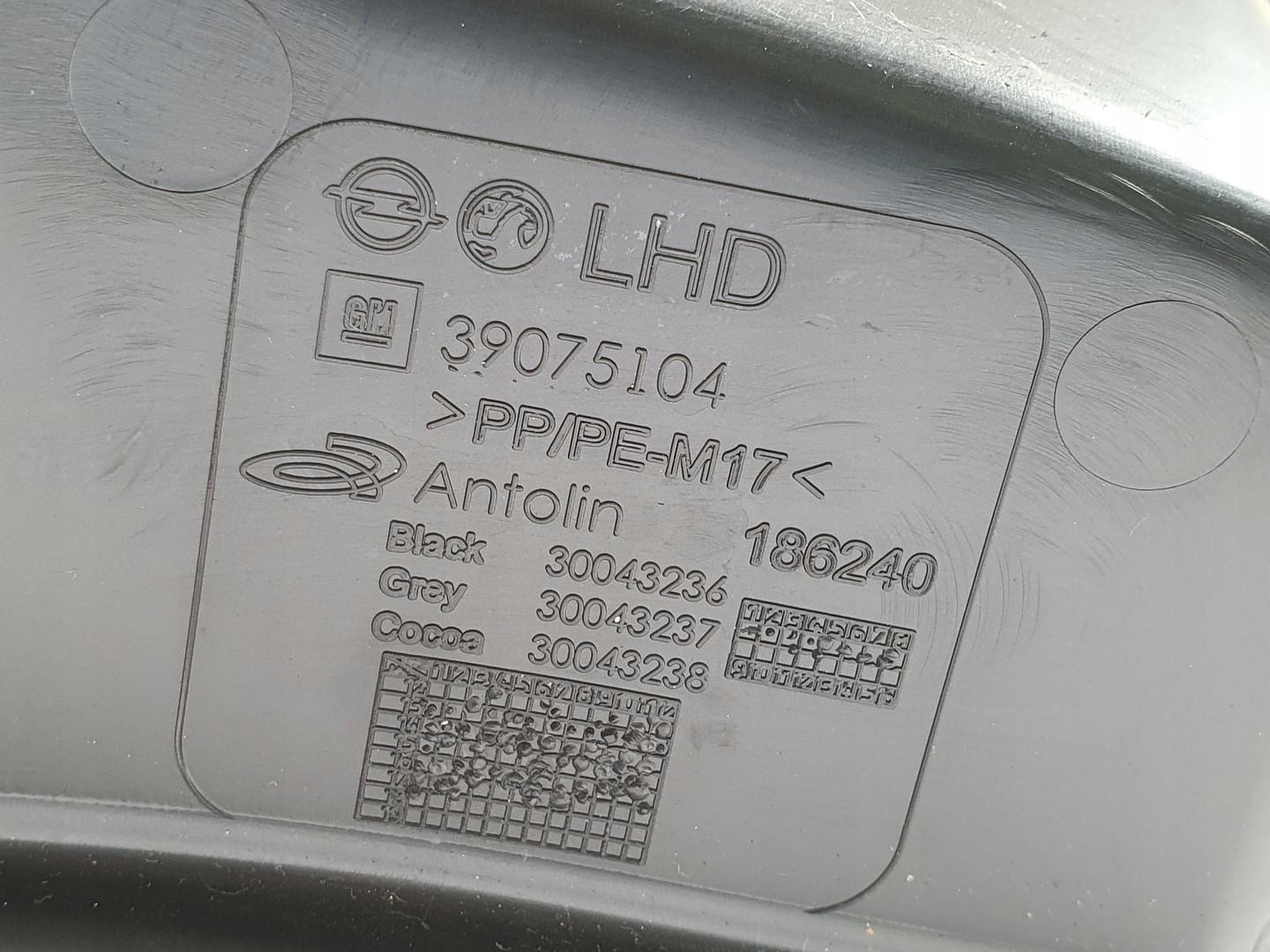 бардачок пассажира opel ADAM 39075104 европа