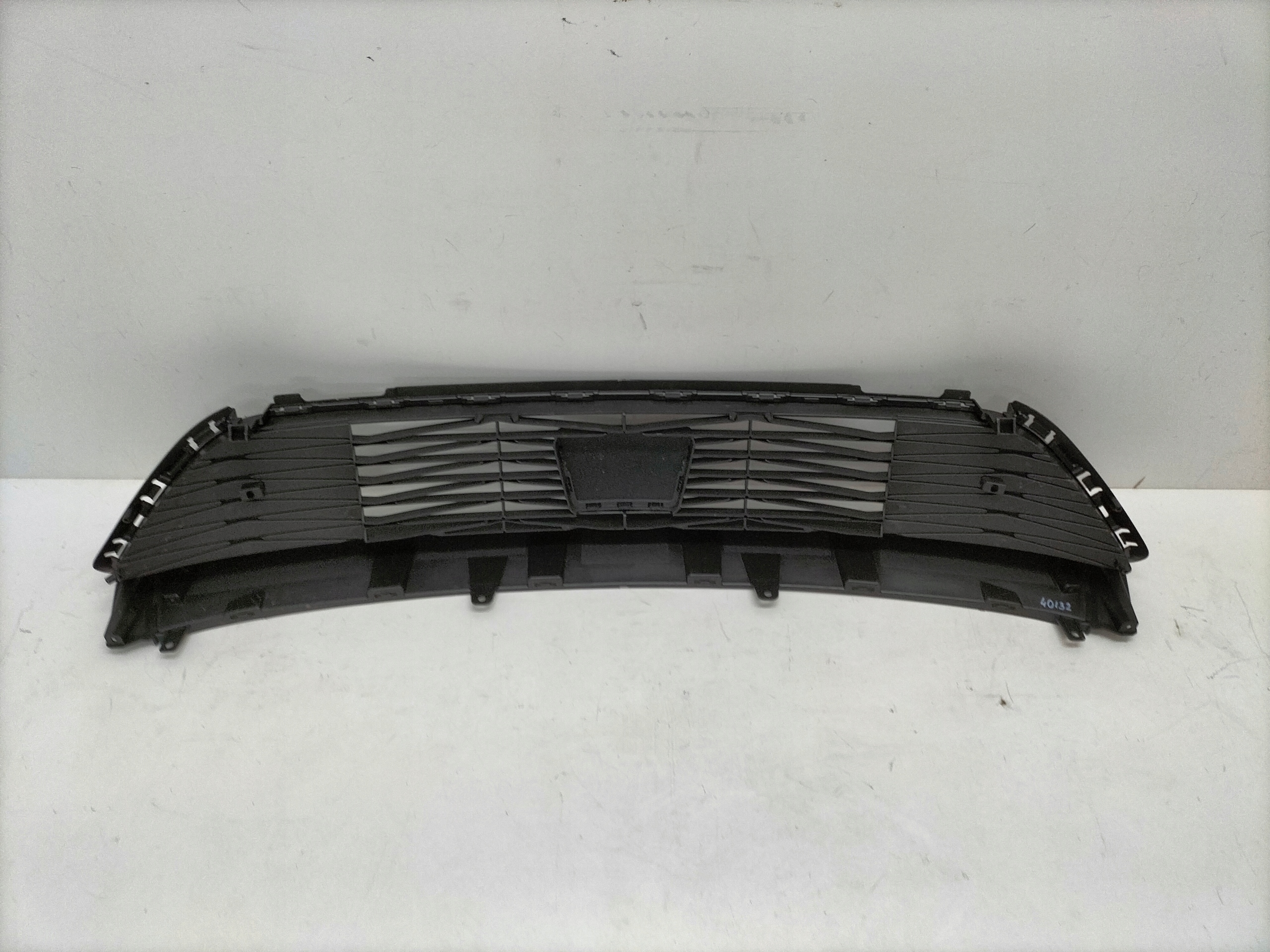 grille grid of a bumper front central KIA CEED III LIFT 21
