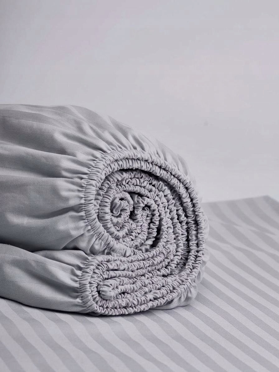 Prostěradlo s gumičkou Damašek šedé SoftSleep 160×200 100 % bavlna