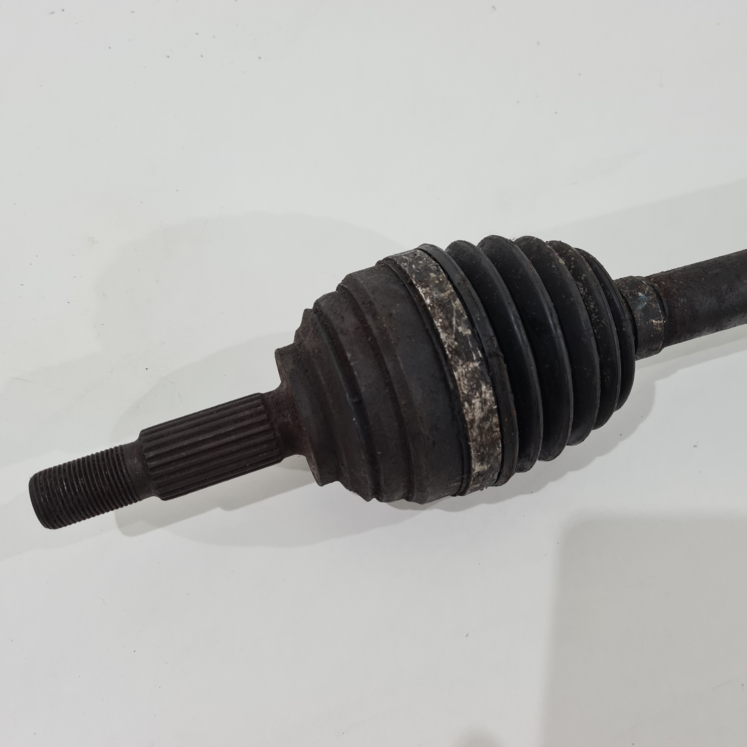 semi-axis drive right RENAULT CLIO III 1.5 DCI 8200499586