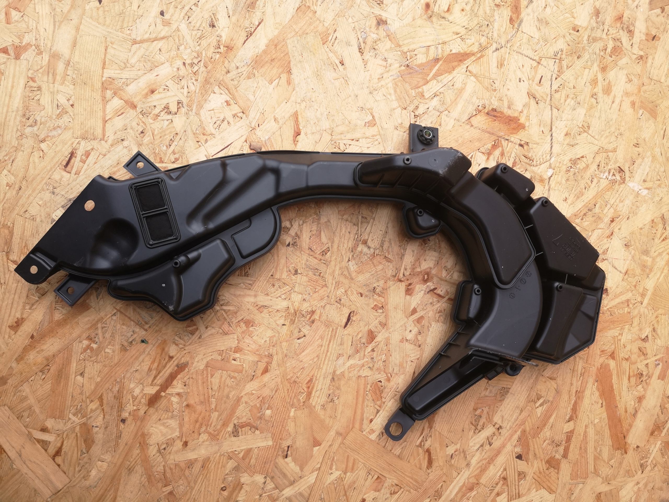 KOLEOS II ВОЗДУХОЗАБОРНИК 7FV02 ADBLUE