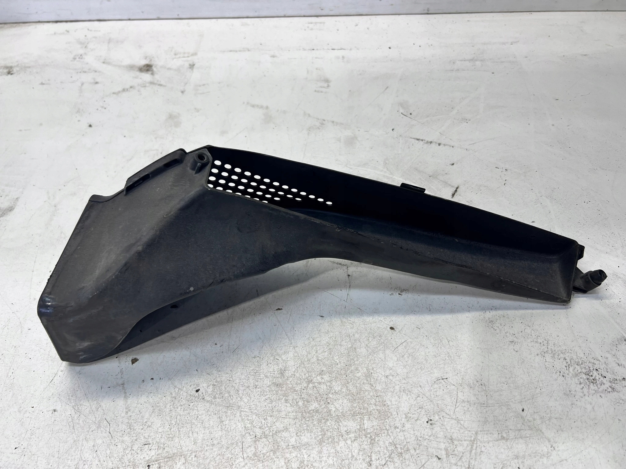 intake air hose AUDI A4 B9 A5 8W 8W0129618A