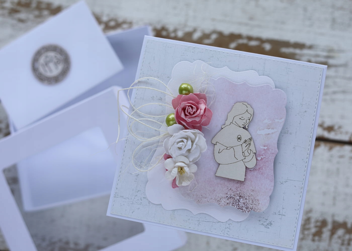 Památka přijímání – elegantní kartička na přijímání, ručně vyrobená