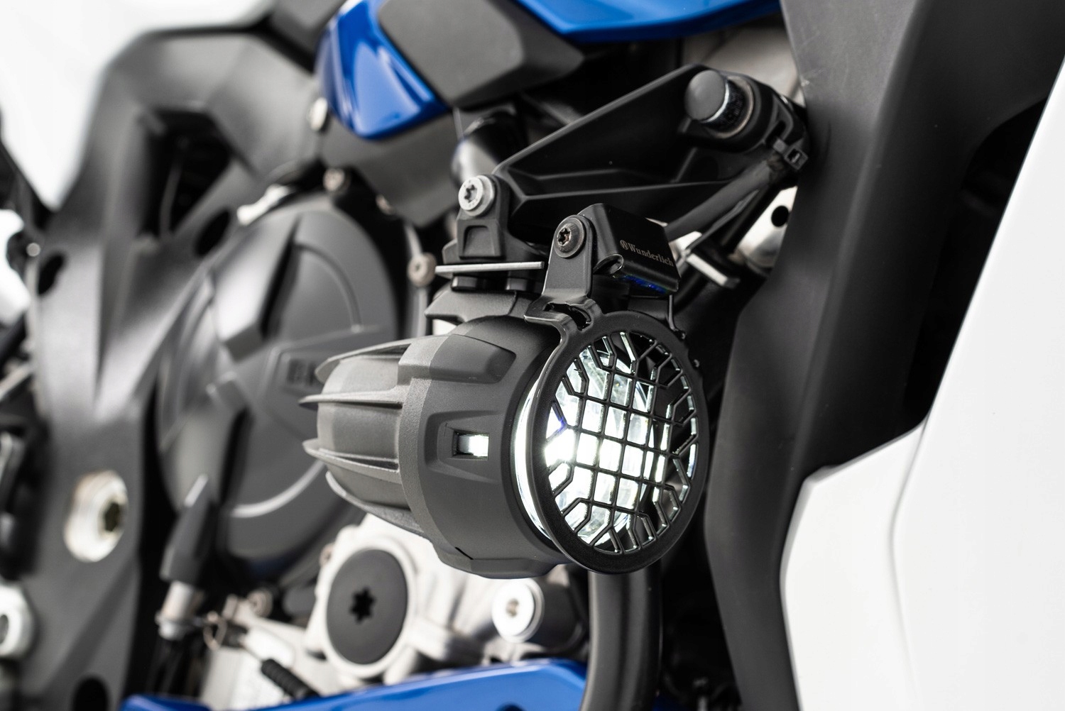 42831-002 - Mb крышки Wunderlich для галогенов BMW NANO