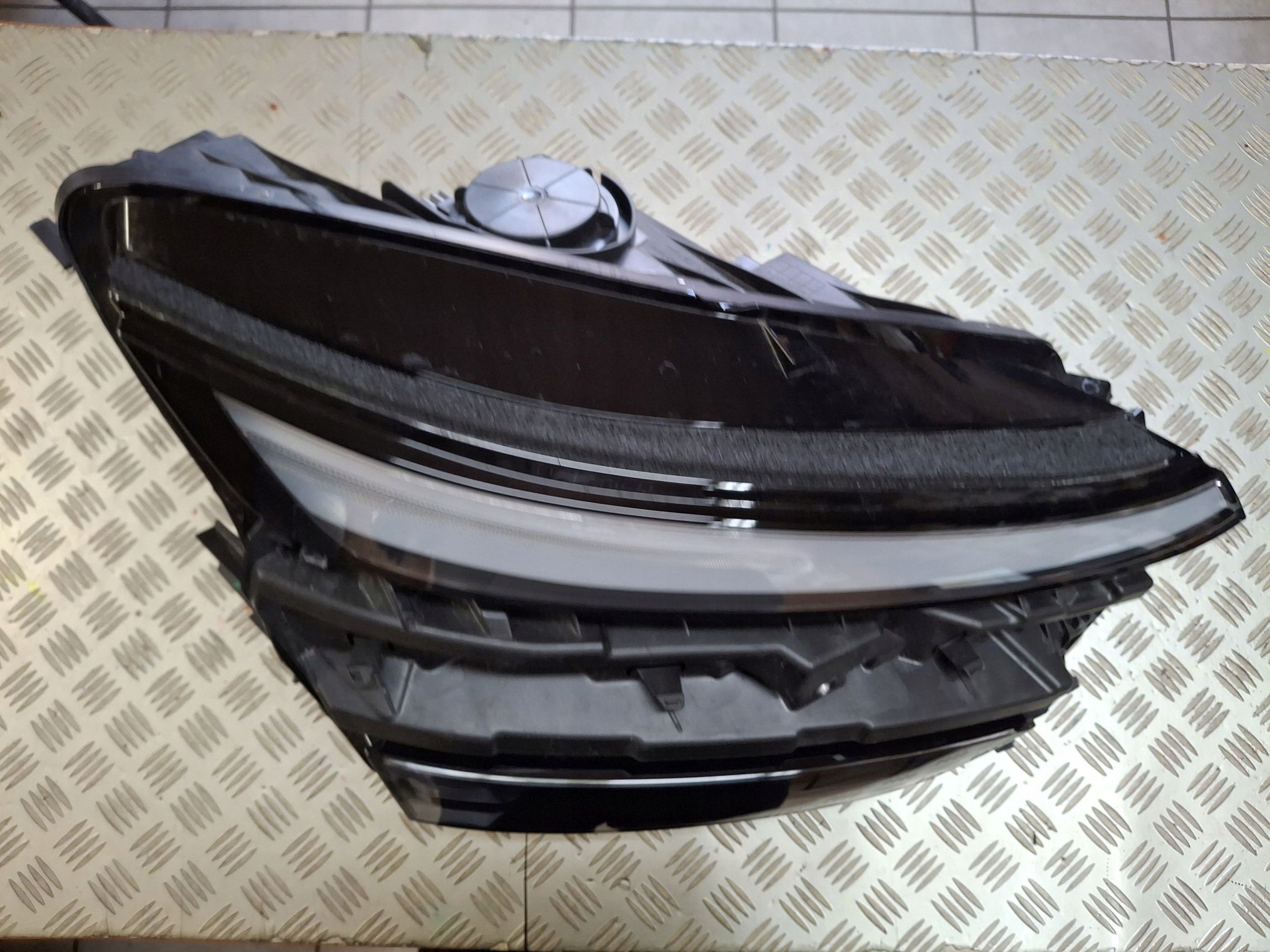 light right front FULL LED TESLA Y JUNIPER 2024R->
