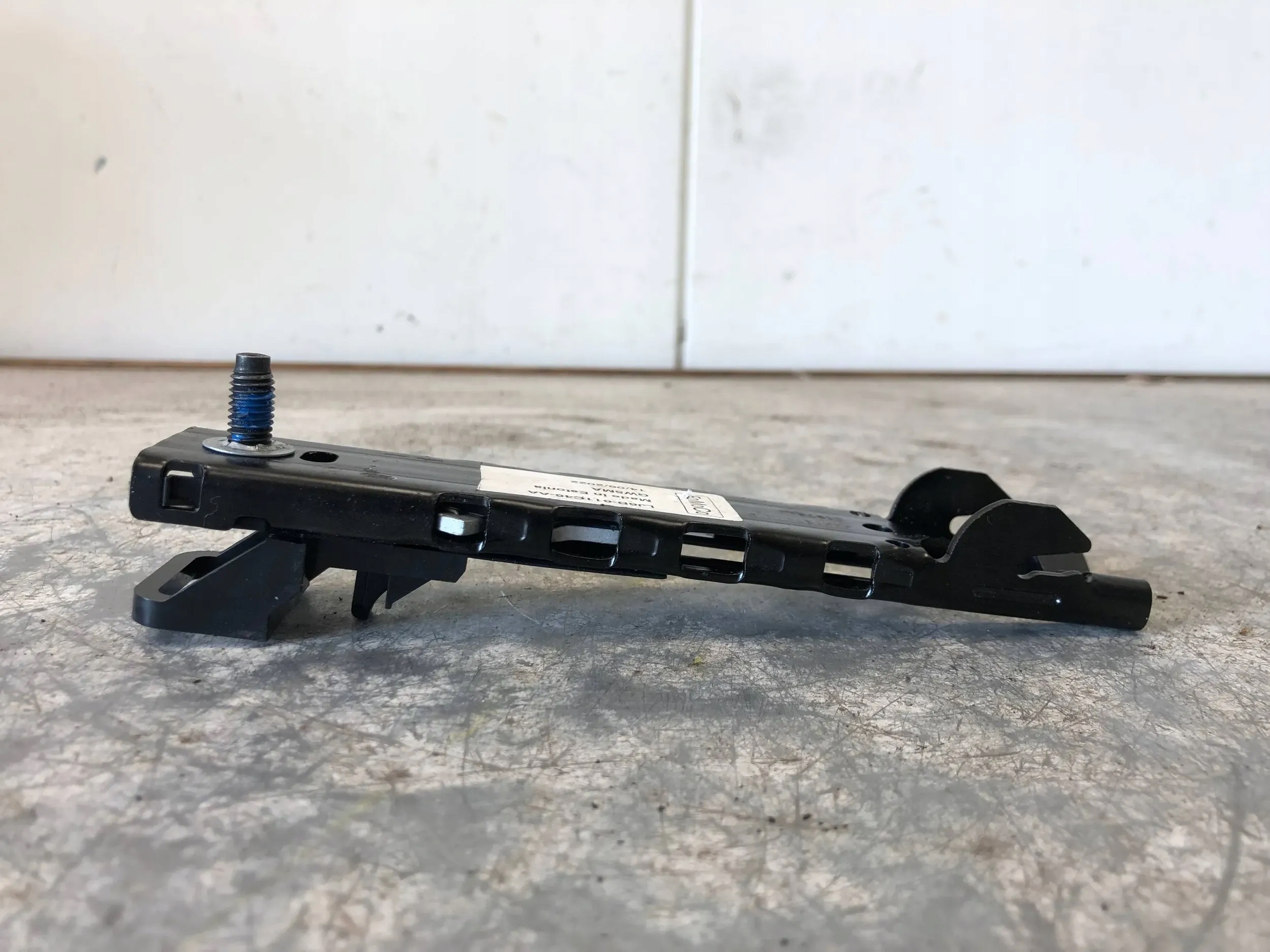 REGULACJA stěny FORD KUGA MK3 LJ6B-611C46-AA