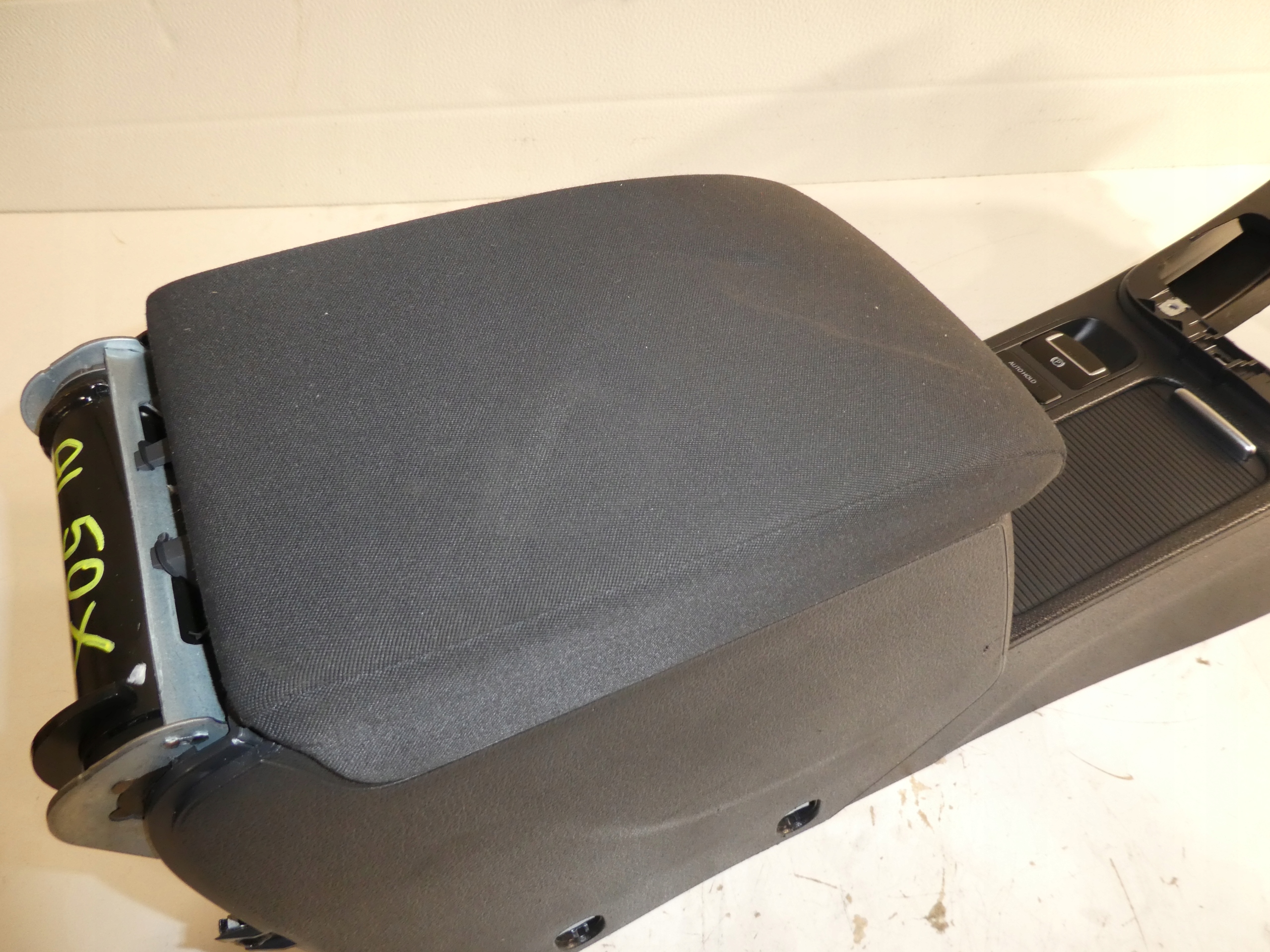 TUNEL armrest VW TIGUAN plus 5NO864251B