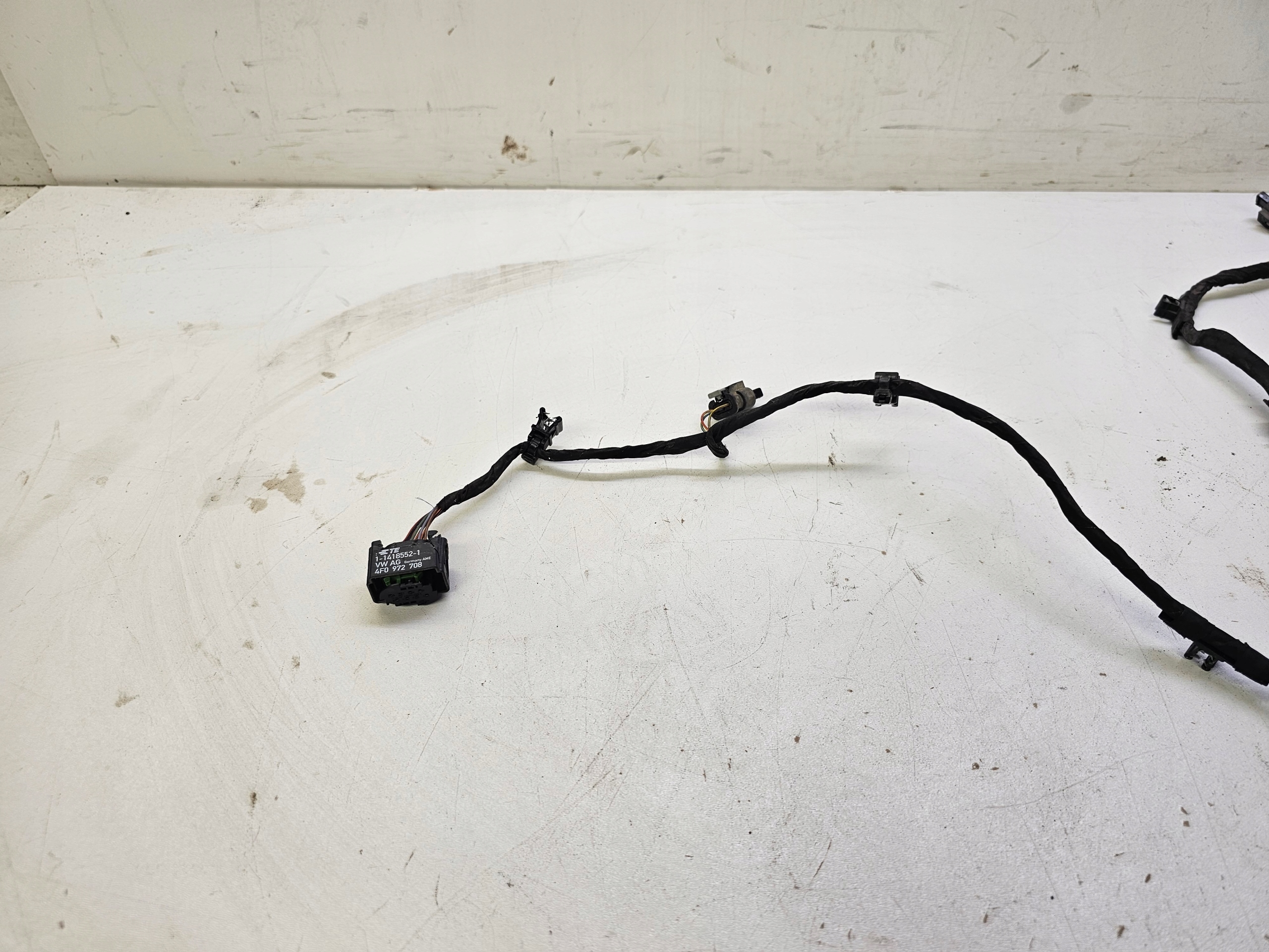 bundle CZUJNIKOW PDC rear part AUDI Q3 F3 83A971104AH