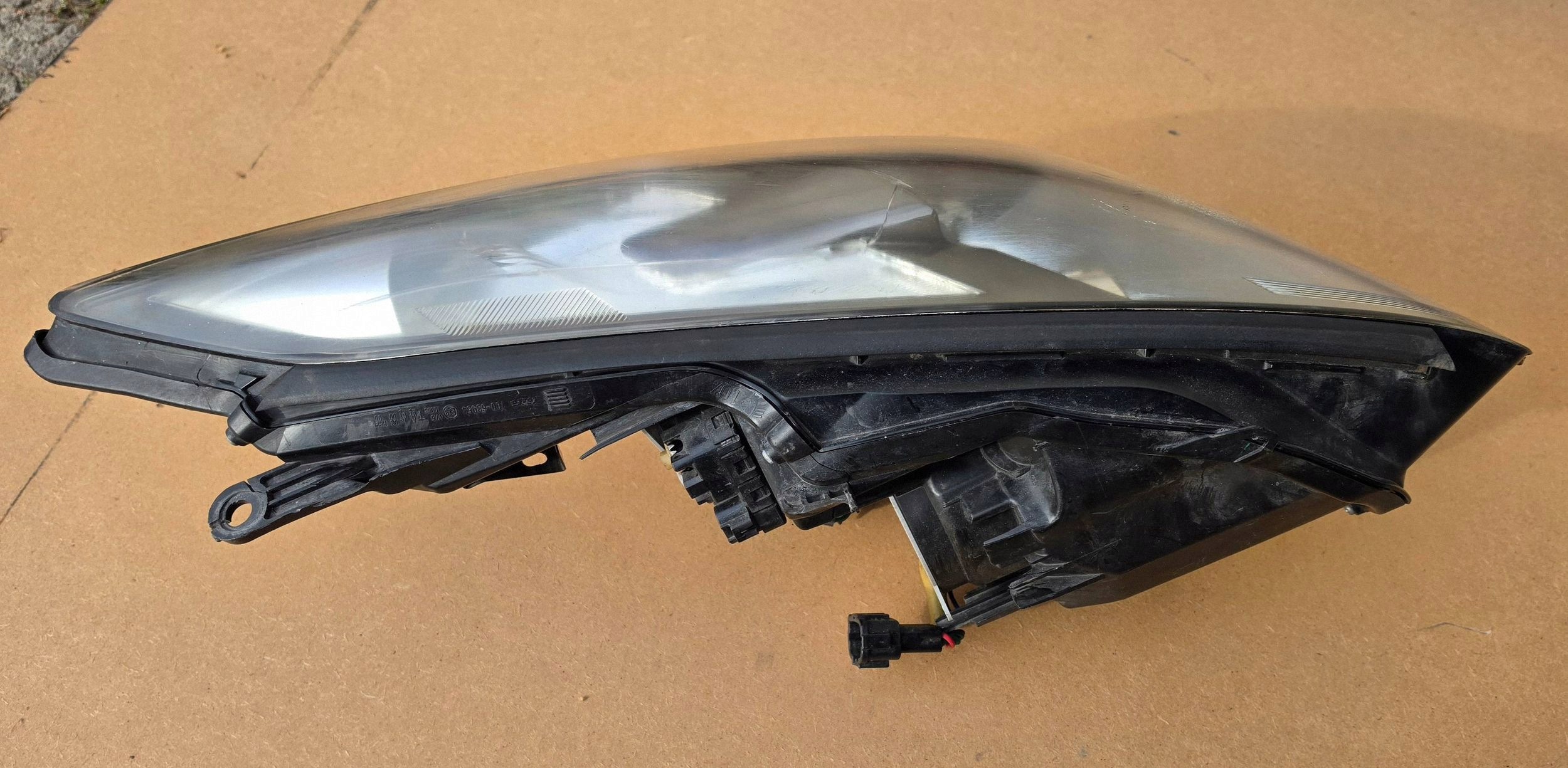 Nissan GT-R 10063954 Reflektor light front left xenon