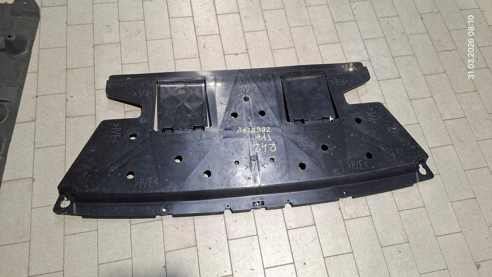 cover chassis rear below bumper Renault 4 5 e-tech 748182595R