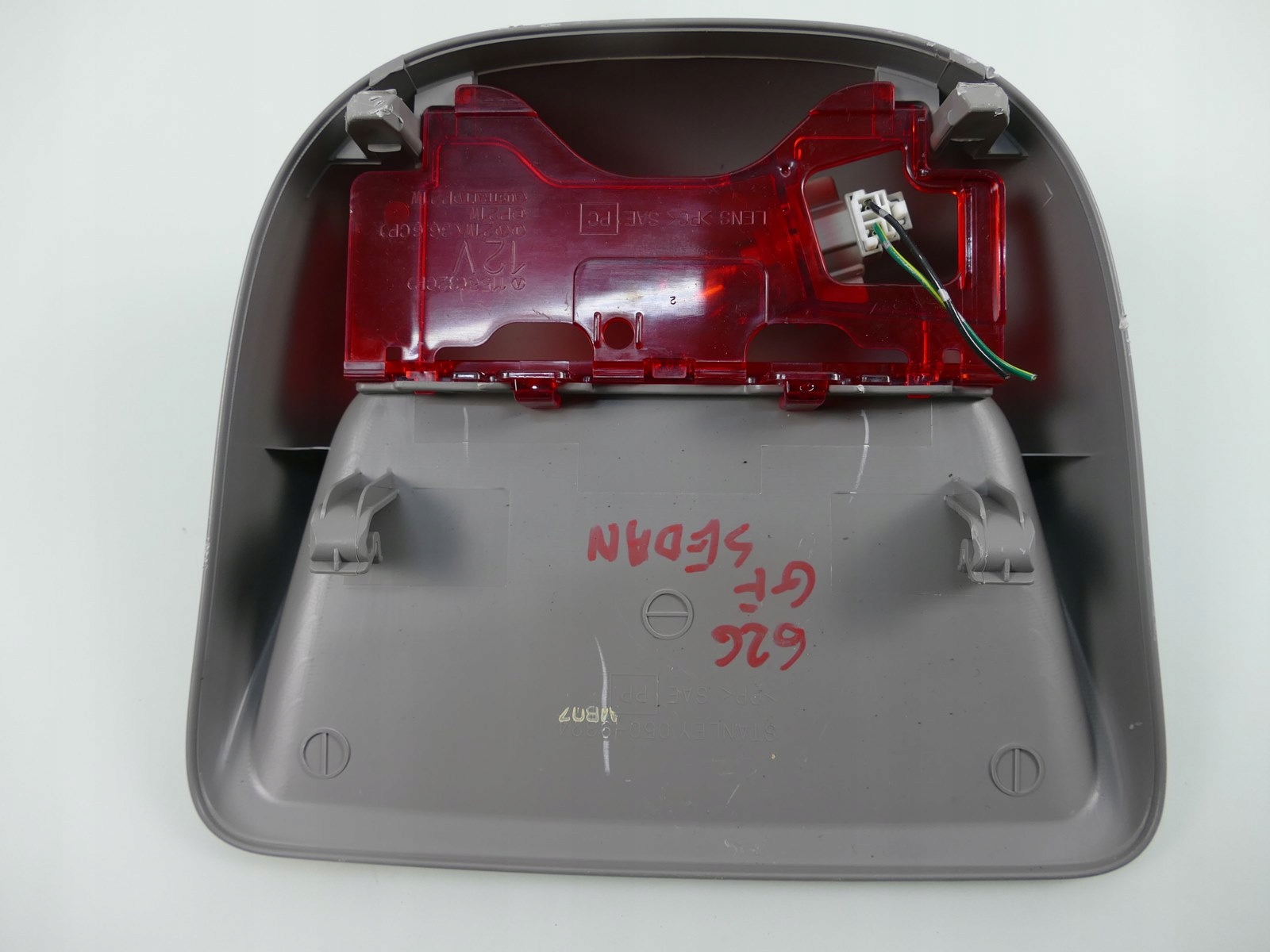 MAZDA 626 GF sedan TRZECI STOP light STOPU