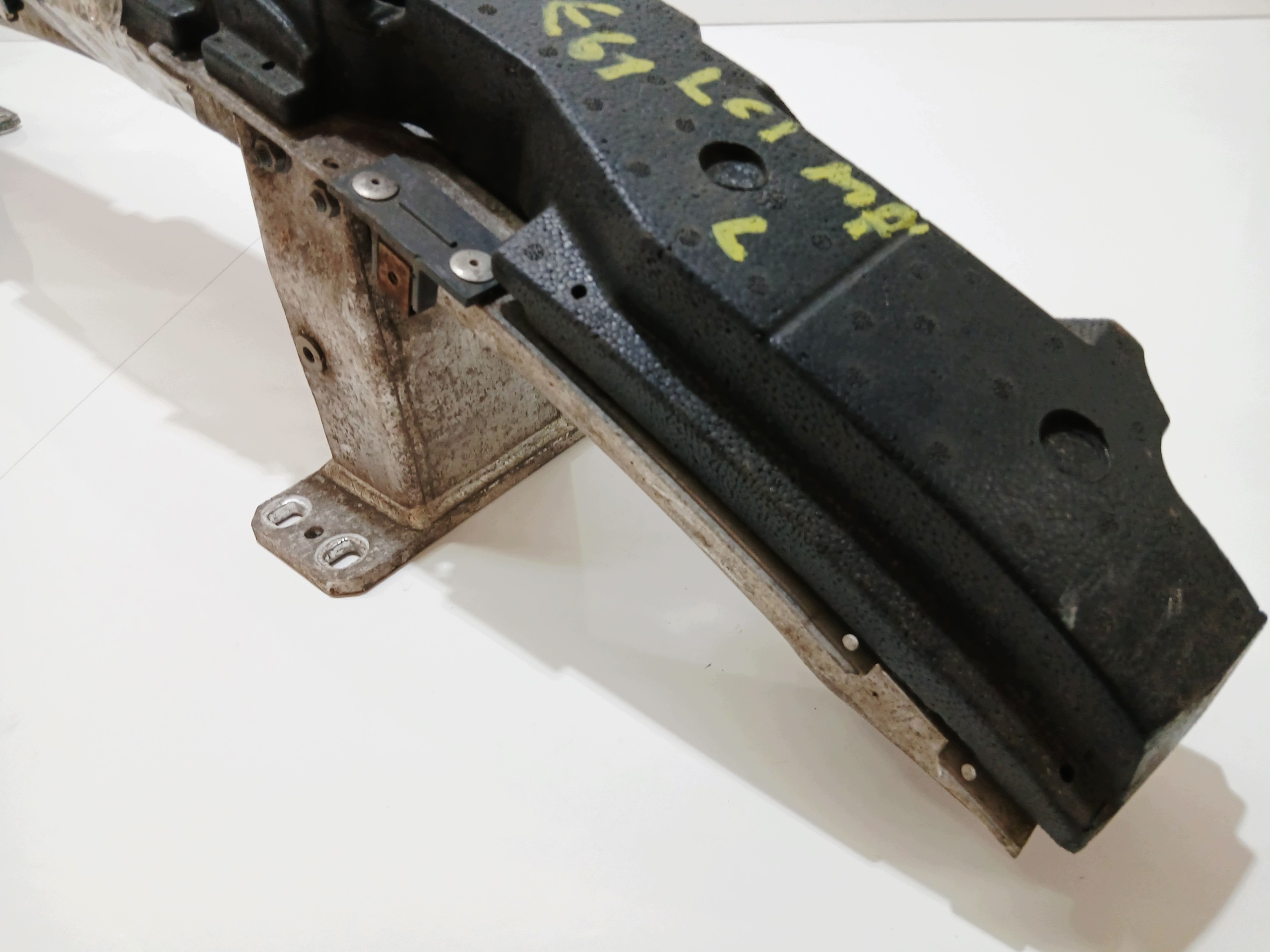 front bumper support ABSORBER BMW E61 LCI M PAKIET 7148586