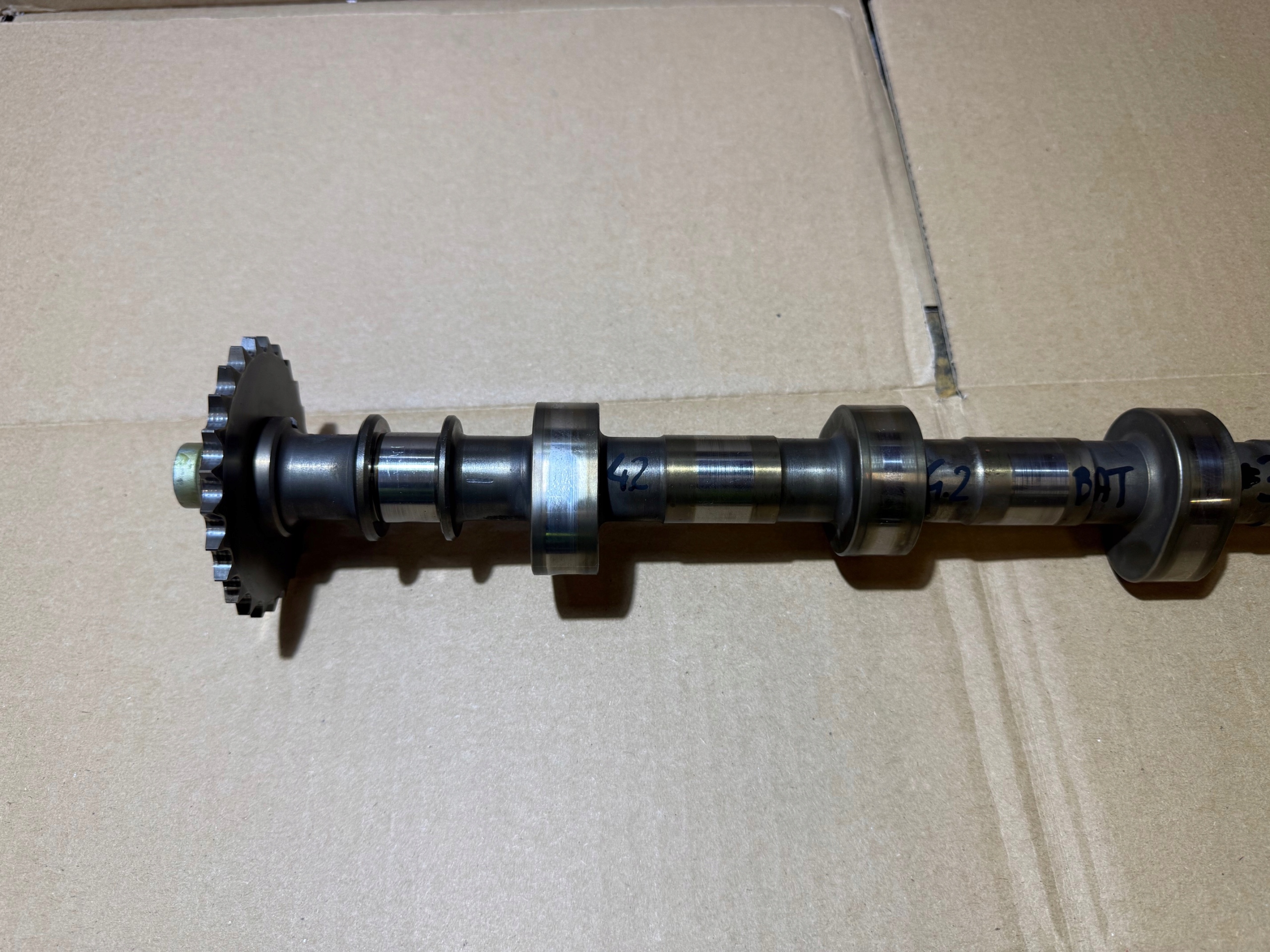 AUDI 4.2 V8 BAT Arbre à cames d’échappement Gauche
