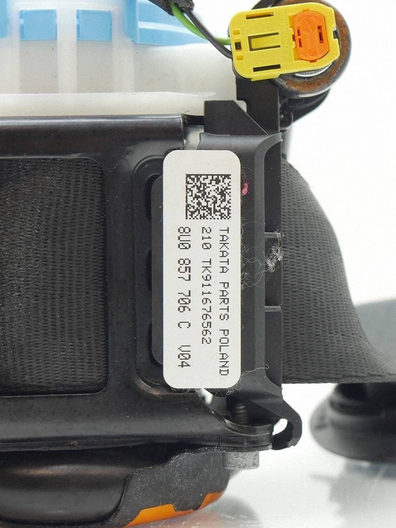 seat belt right front AUDI Q3 and 8U 8U0857706C