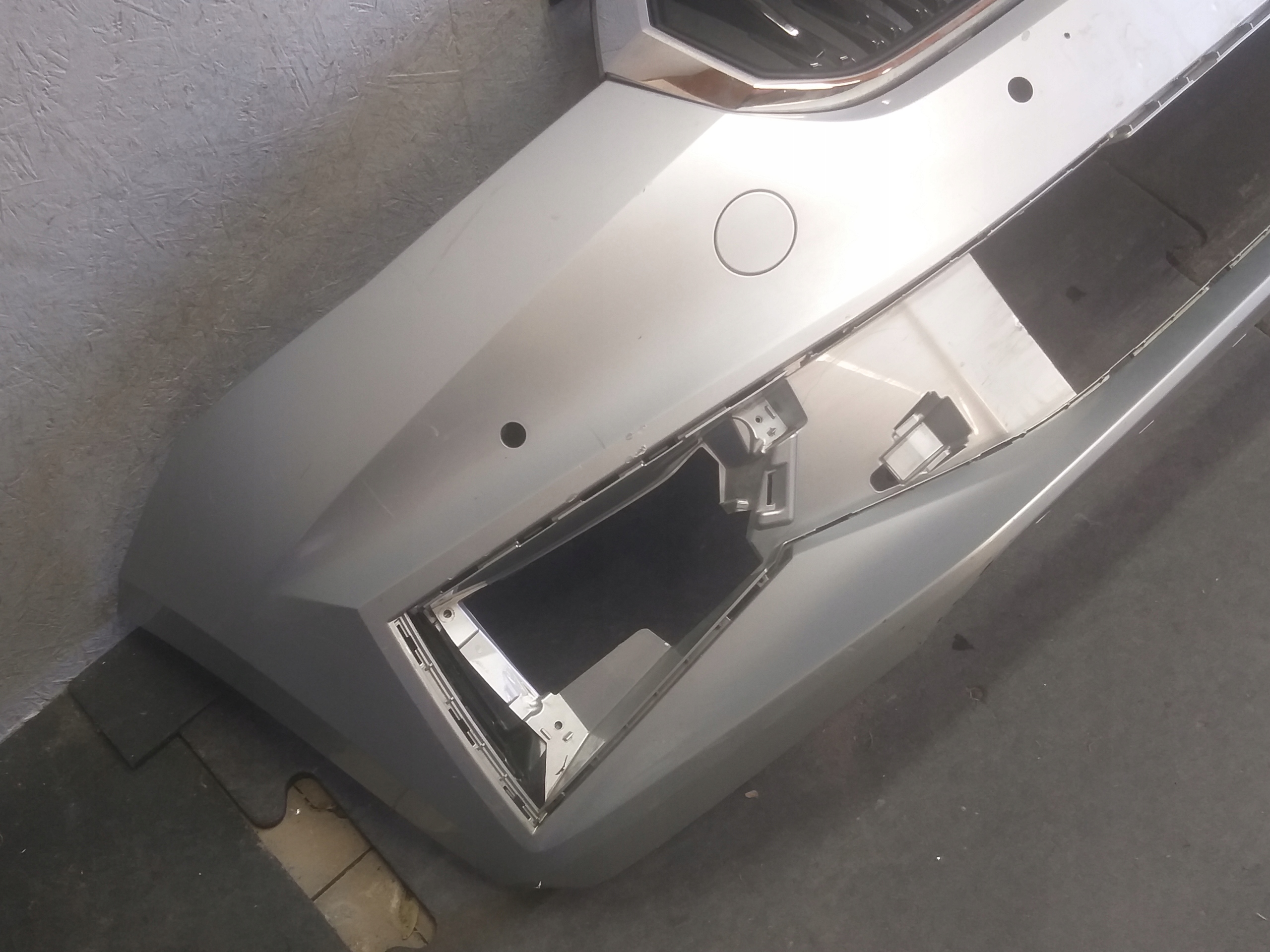 nárazník předek SKODA FABIA IV 4