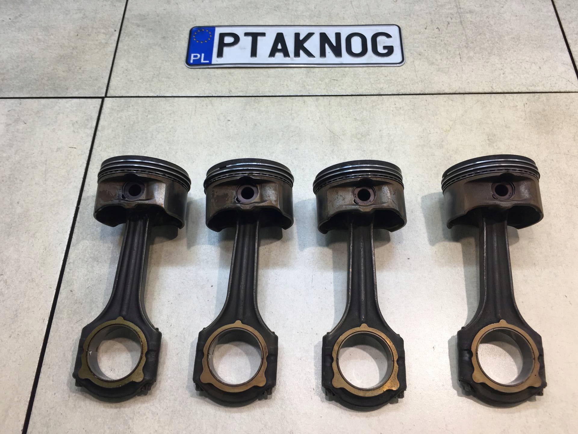 Piston Bielle MERCEDES W210 2.3 9046.R0