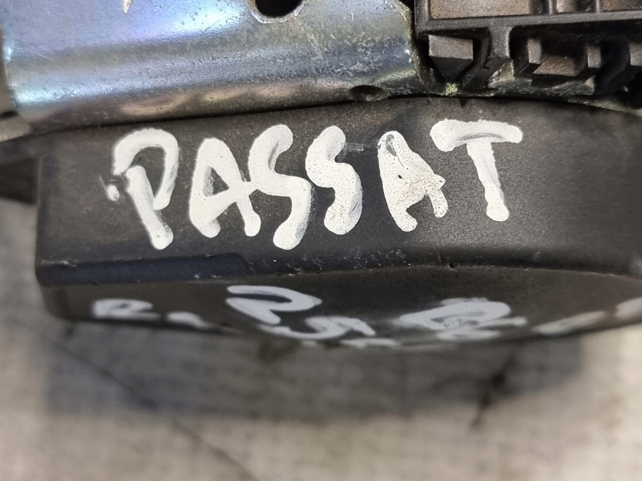 tension belt safety right front VW PASSAT B6 06r