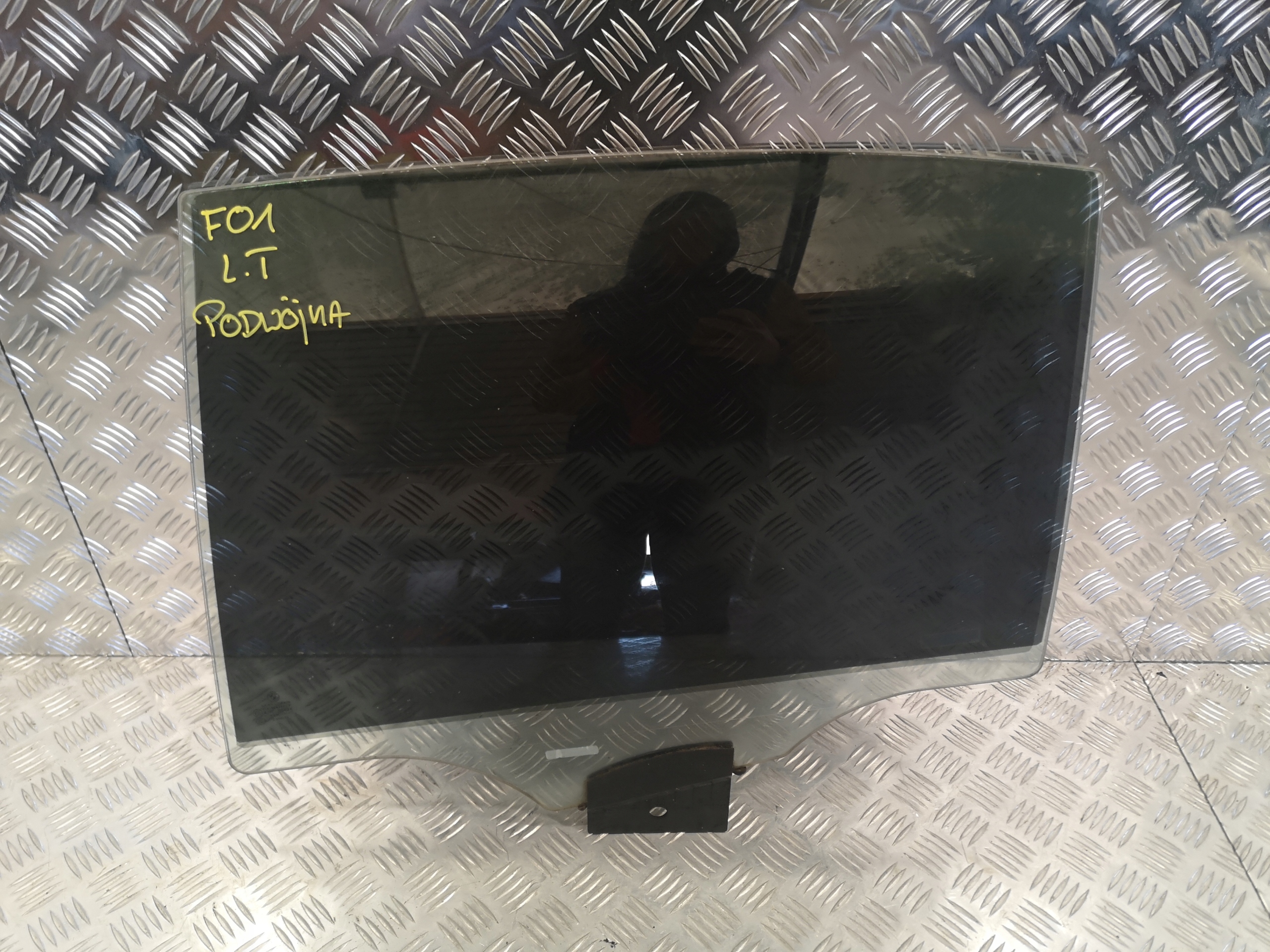 Стекло боковой двери зд л BMW F01 F04 двойное