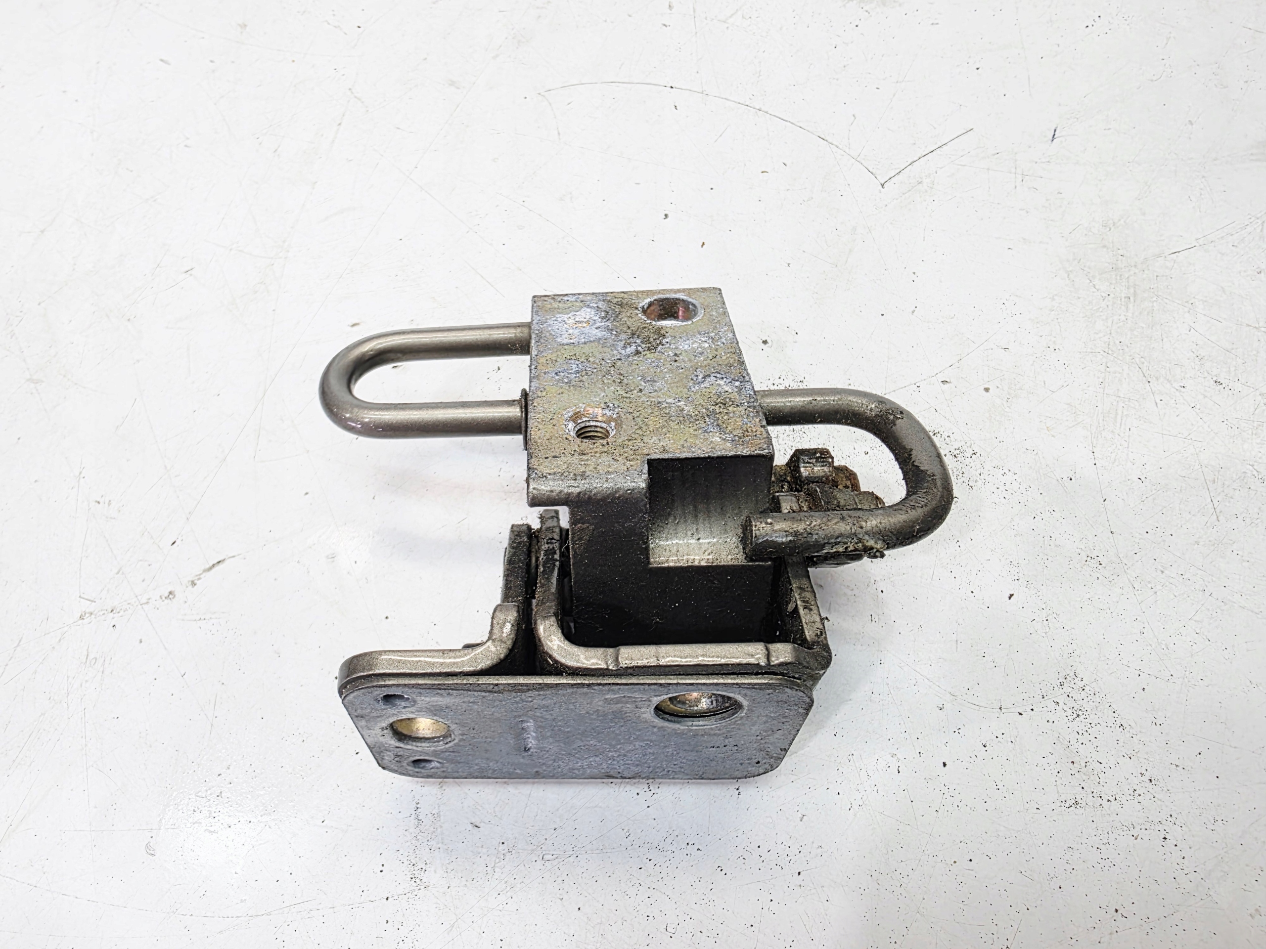 hinge door rear left lower AUDI A3 8P 8P4833411