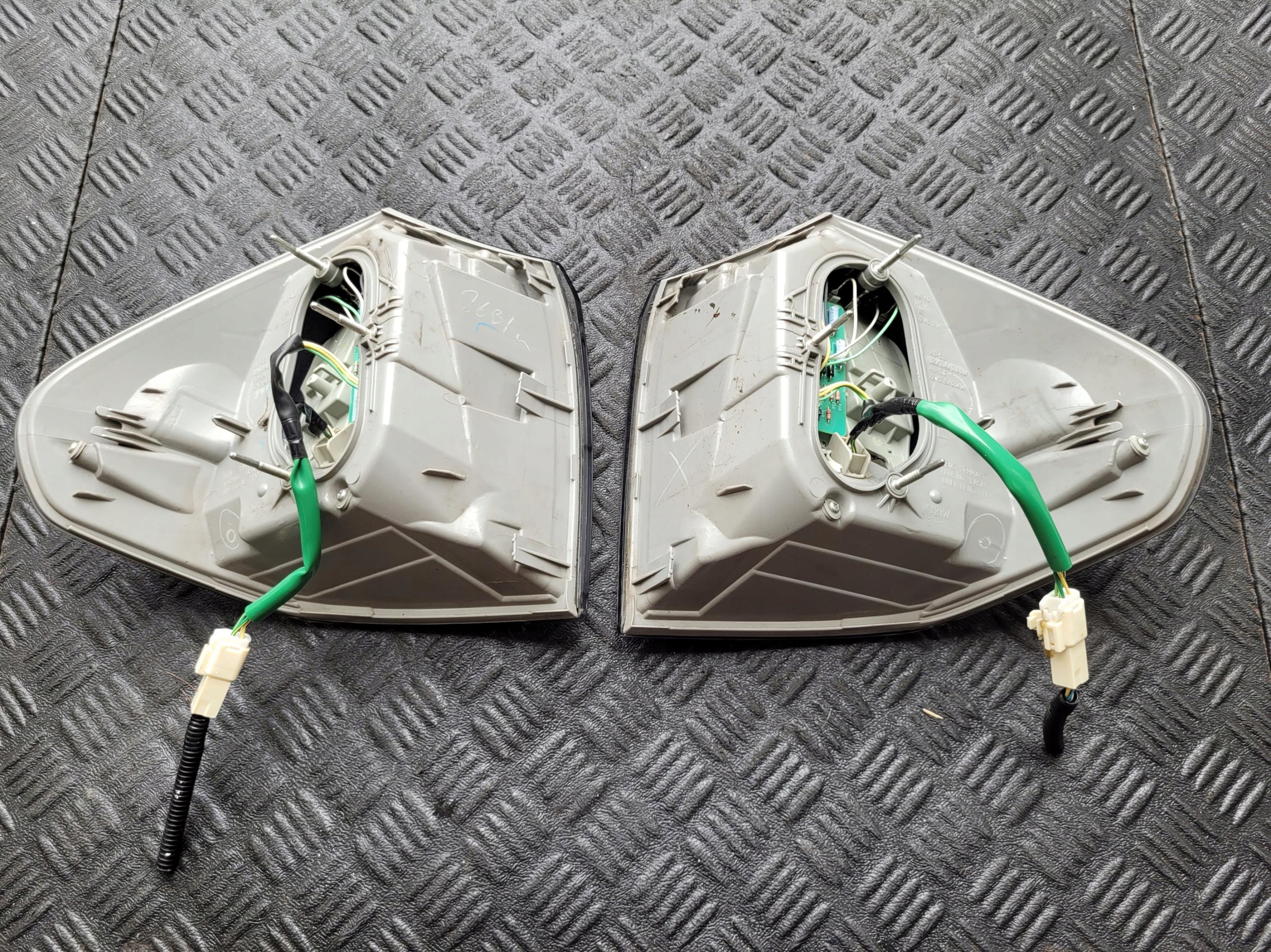 light rear part left rear left LEXUS RX II 400 300 RX400 H