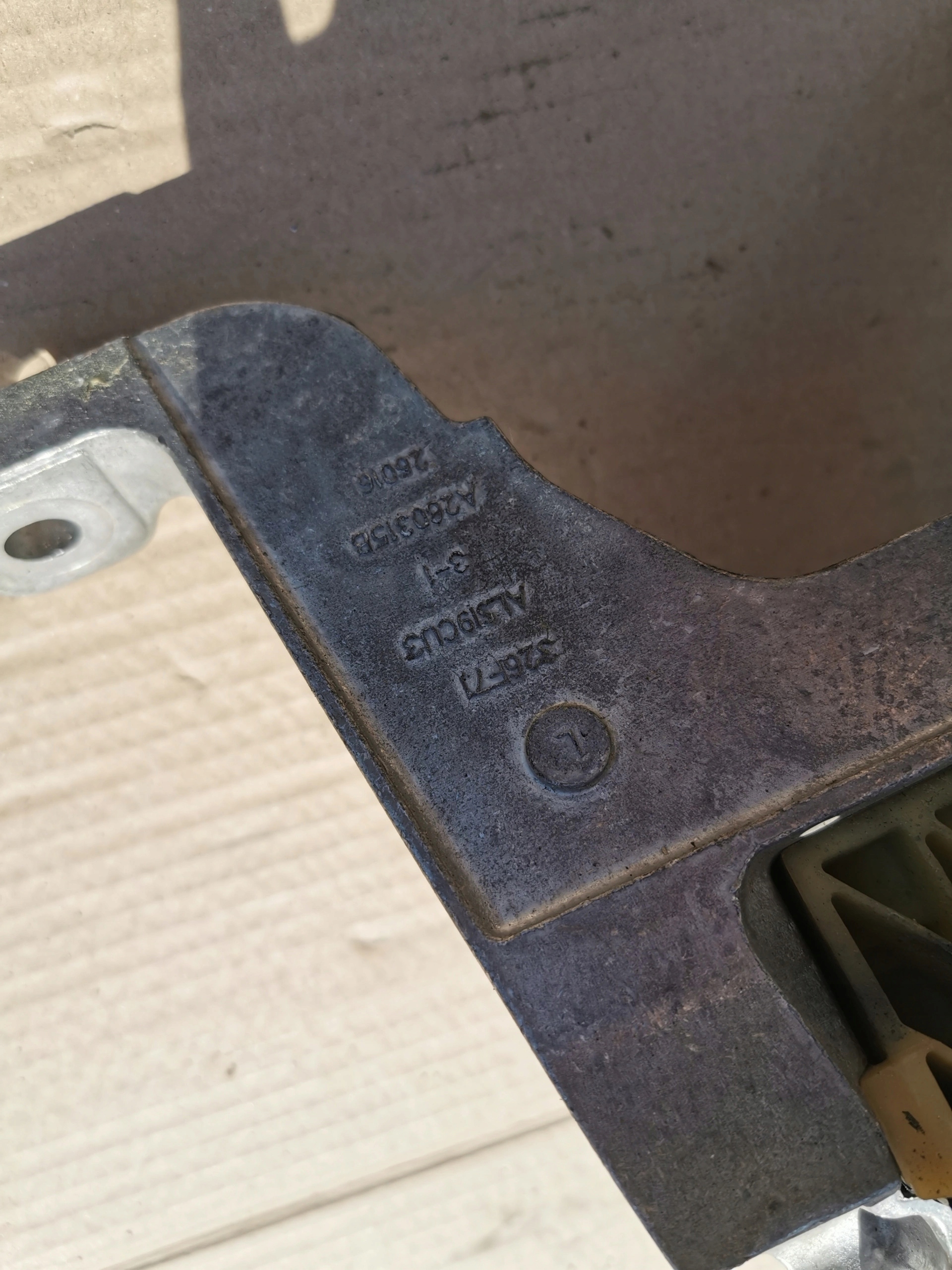 MERCEDES GLA CLA A KLASA A35 B A2472402000 KLASA engine mount right