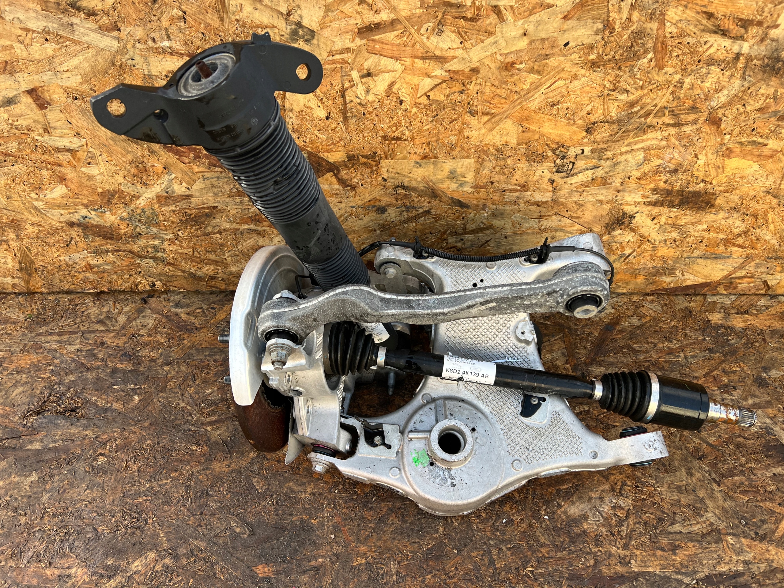 swing arm rear part side left LAND ROVER EVOQUE II L551