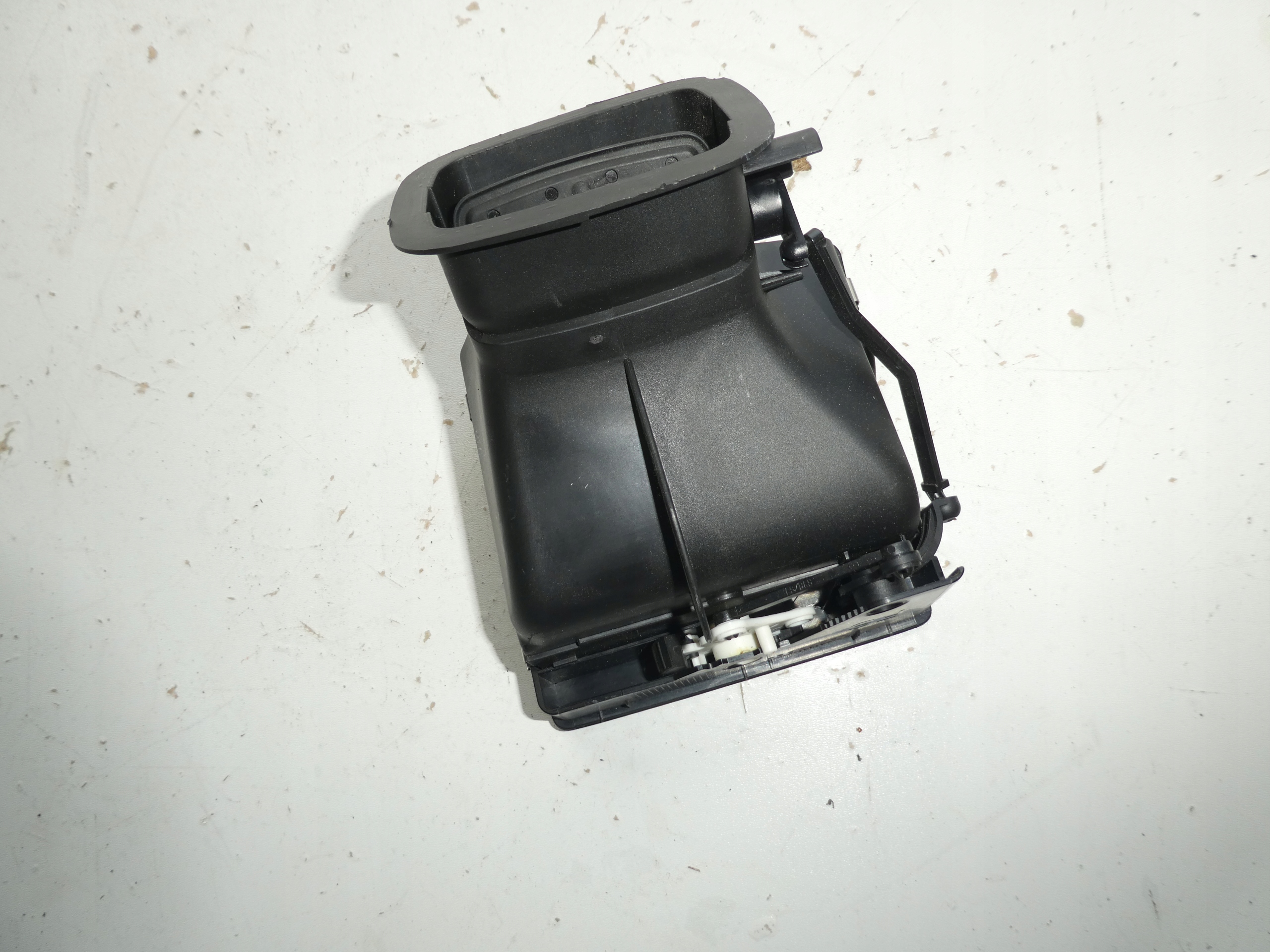 grid air conditioning devices left VW T5 MULTIVAN 7H5819203A