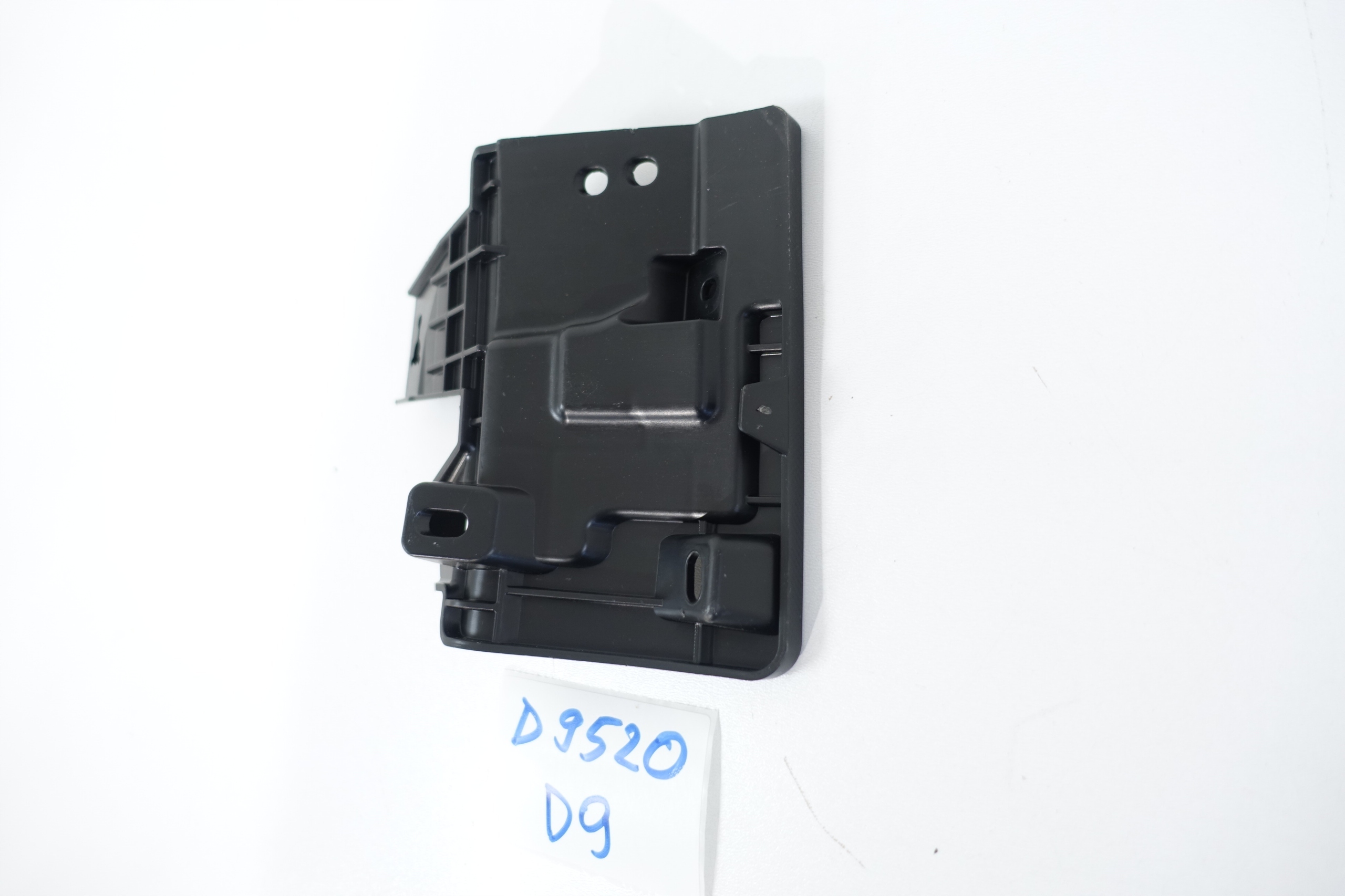 HYUNDAI KONA II EV bumper bracket right front 23- 865A8-HF100