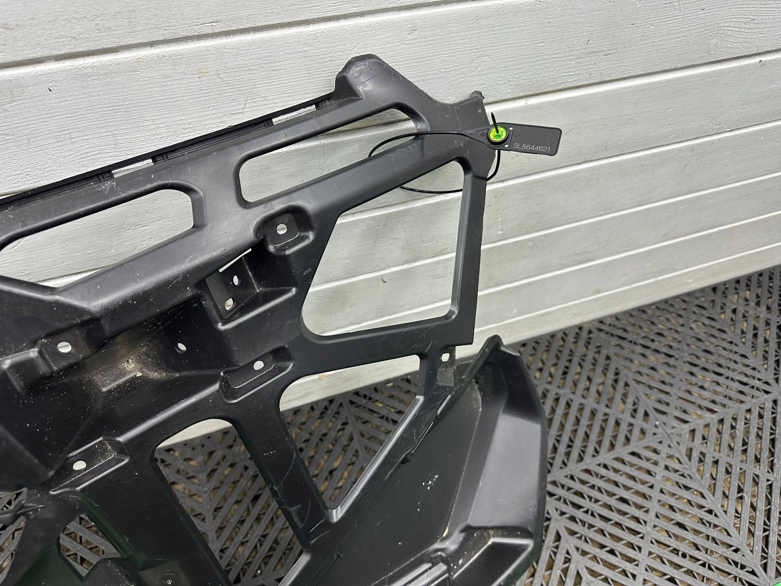 bumper bracket of the front front side right BMW X1 U11 9883584