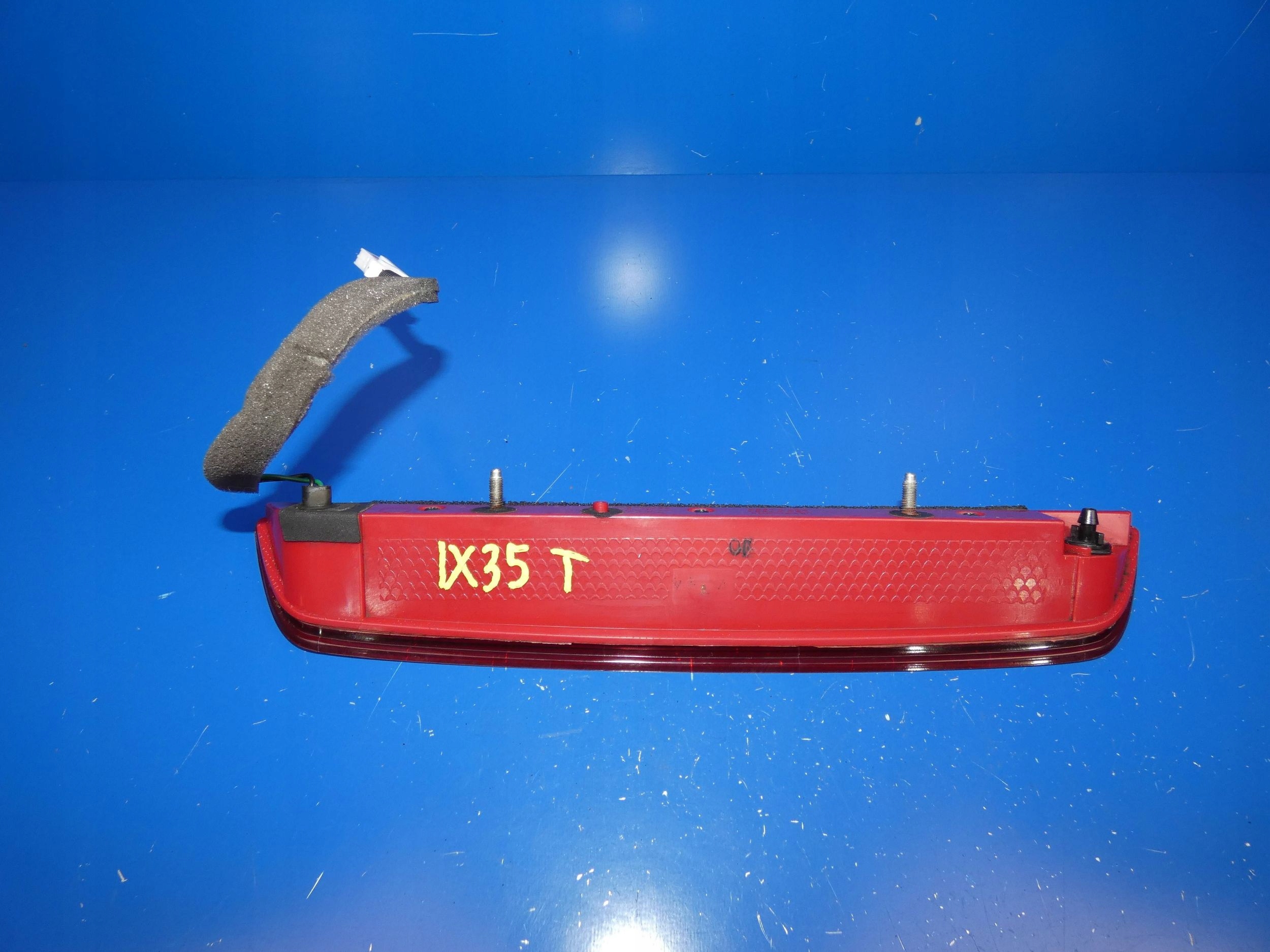 HYUNDAI IX35 TRZECIE light STOP STOPU Z bonnet