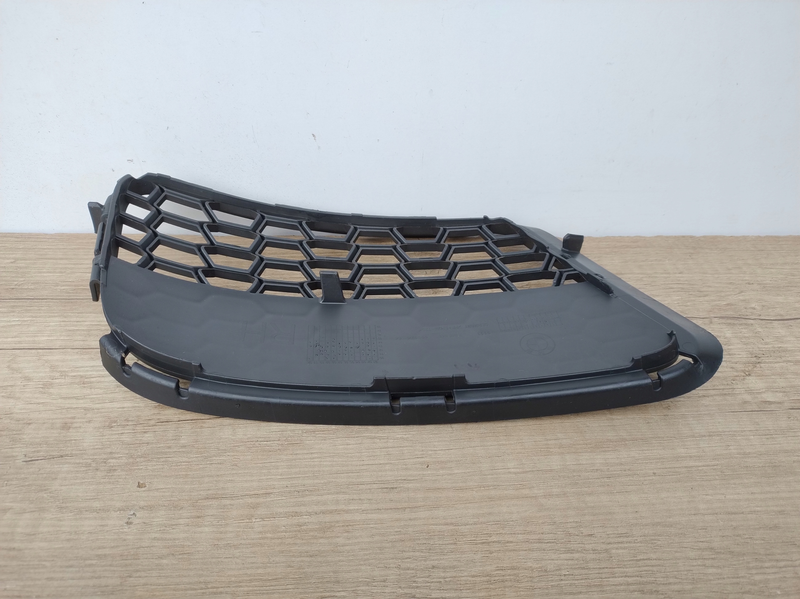 BMW X1 E84 m-packet right grid of a bumper front NOWKA 51117845542 K79/072
