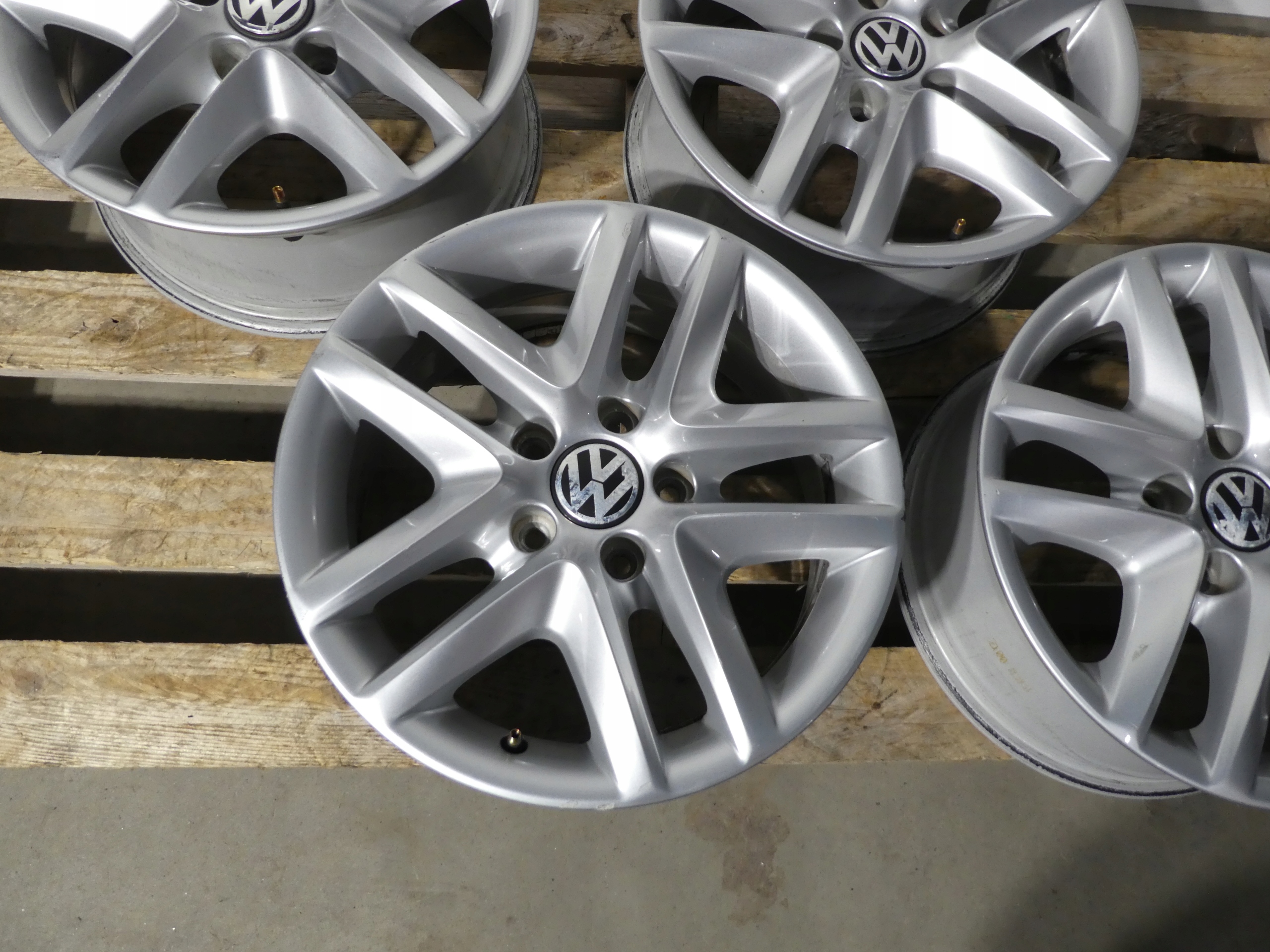 4X discs aluminium disc 5N0601025 VW 5X112
