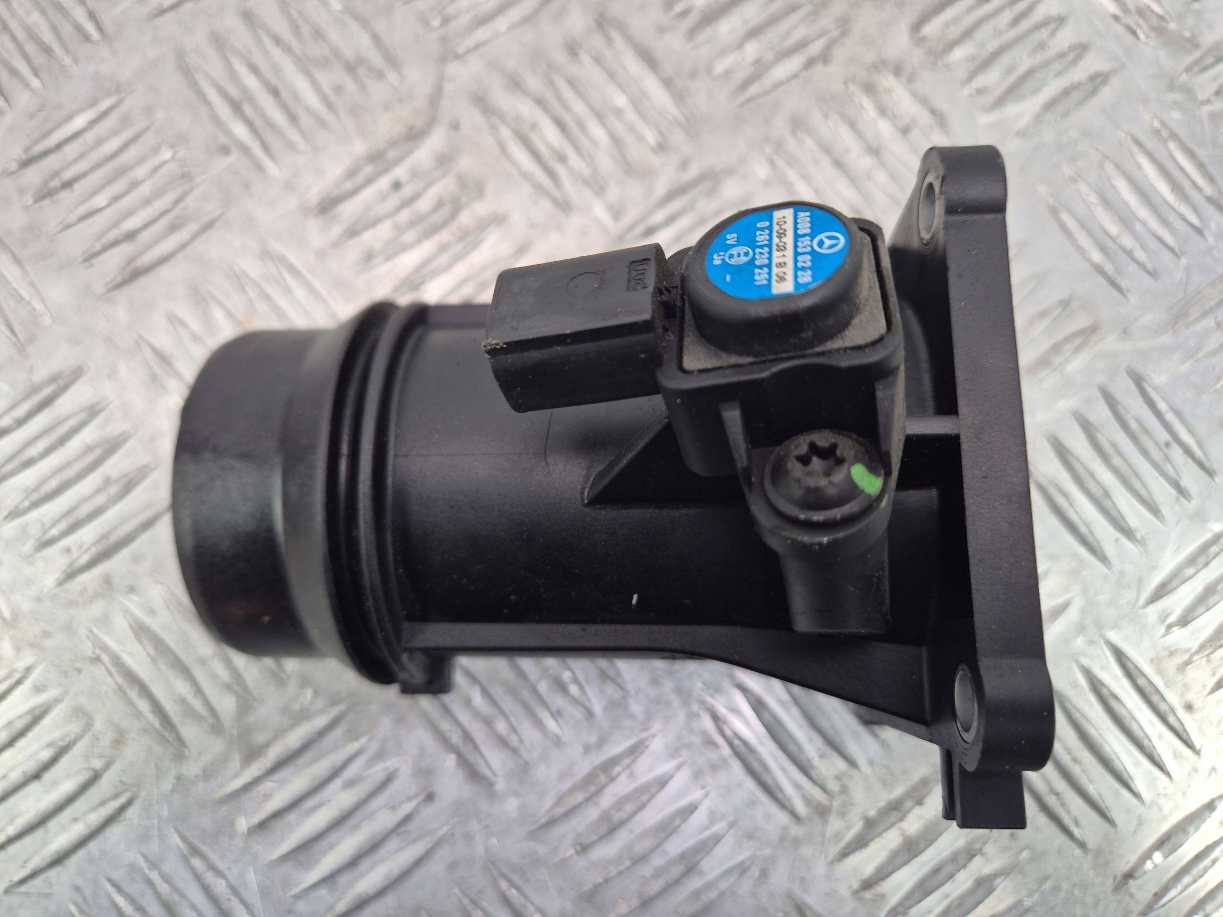 pipe PRZEPUSTNICY MERCEDES E200 CGI W212 A271090144 M271.820