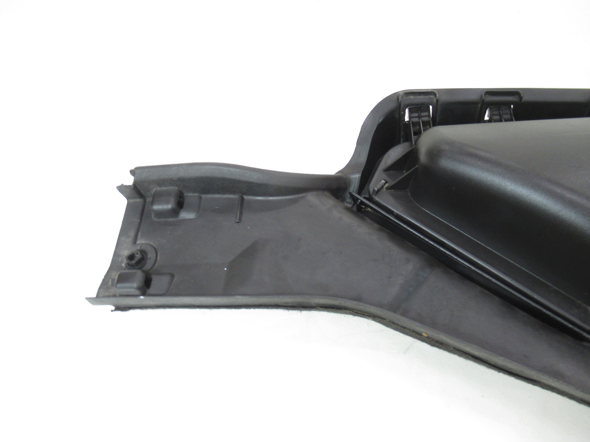 obal kryt levá filtru kabinové BMW e60 e61 e63 e64