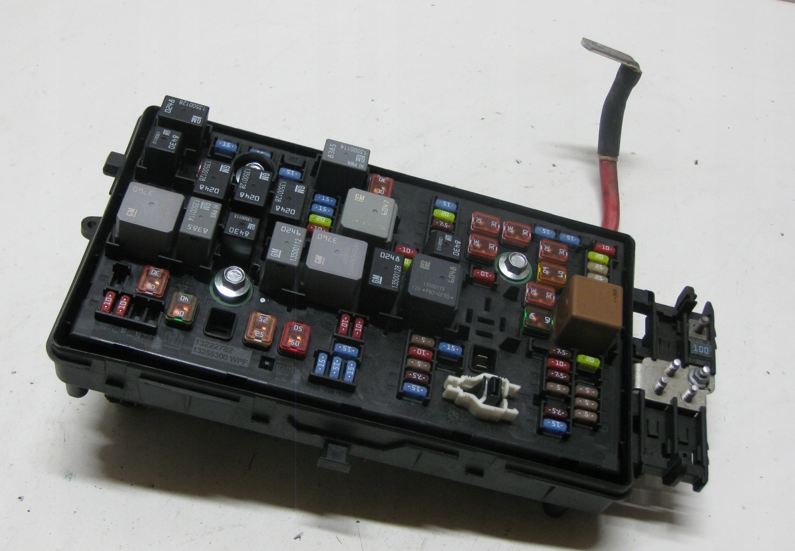 OPEL INSIGNIA A fuse box 13255300