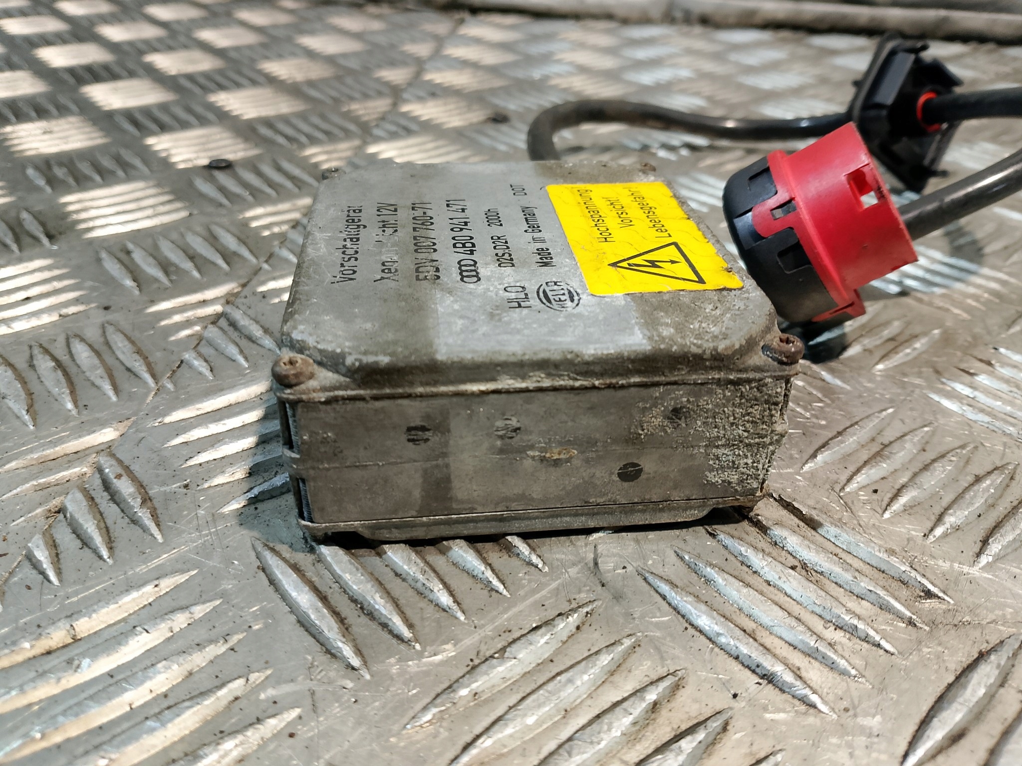 centralina XENON AUDI A6 C5 HELLA 5DV007760-71 4B0941471