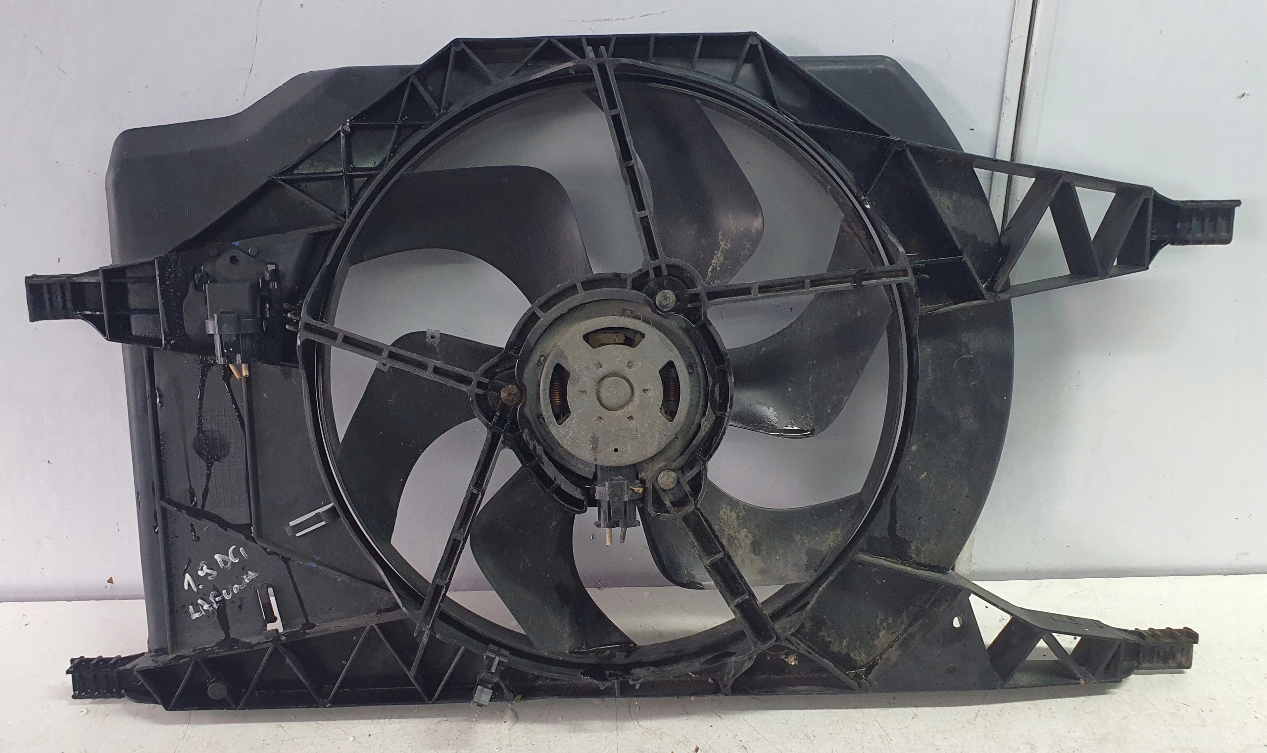ventilátor chladiče Renault Laguna II 8200025635