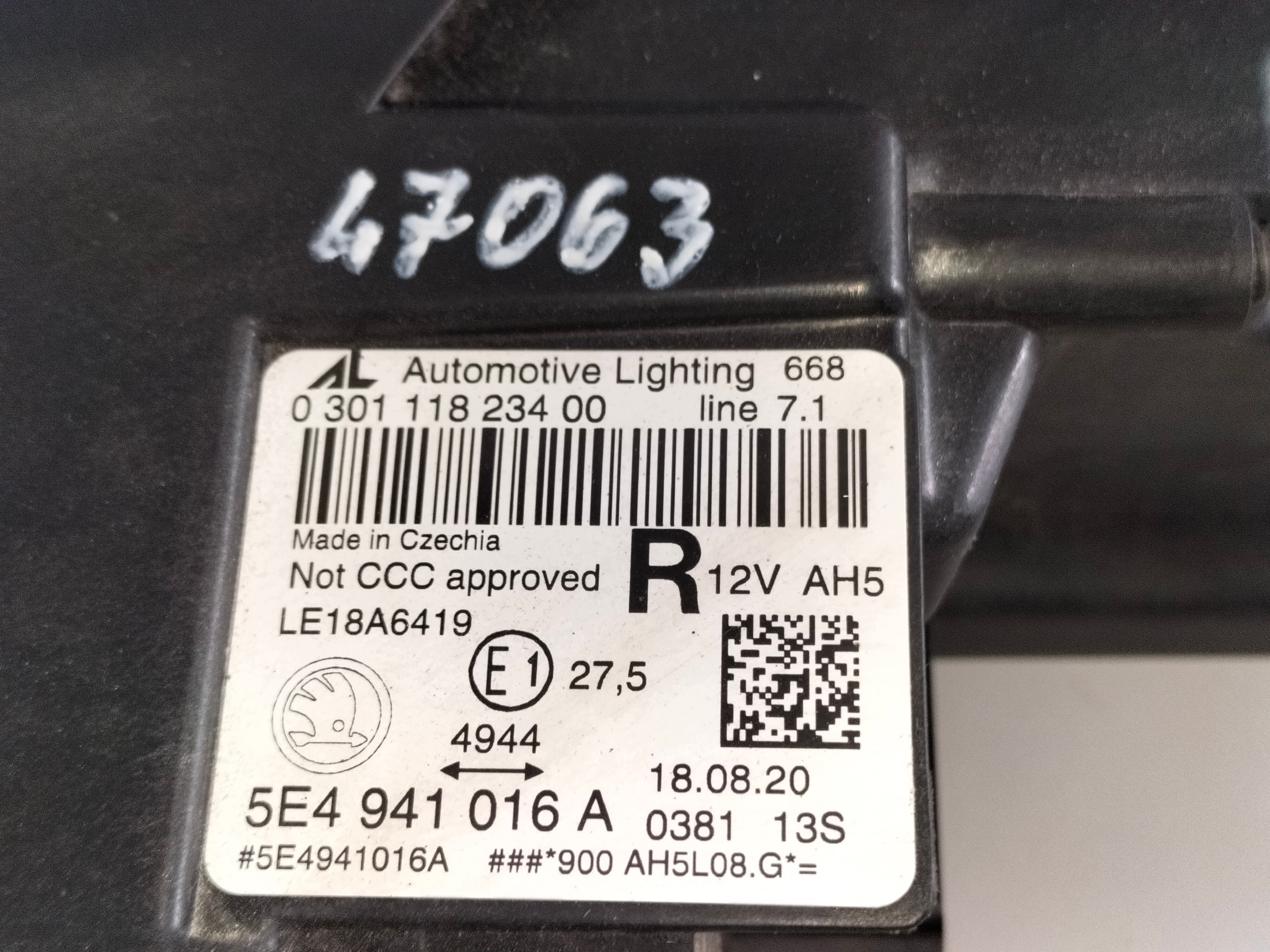 light front reflektor right SKODA OCTAVIA 4 IV 19- FULL LED