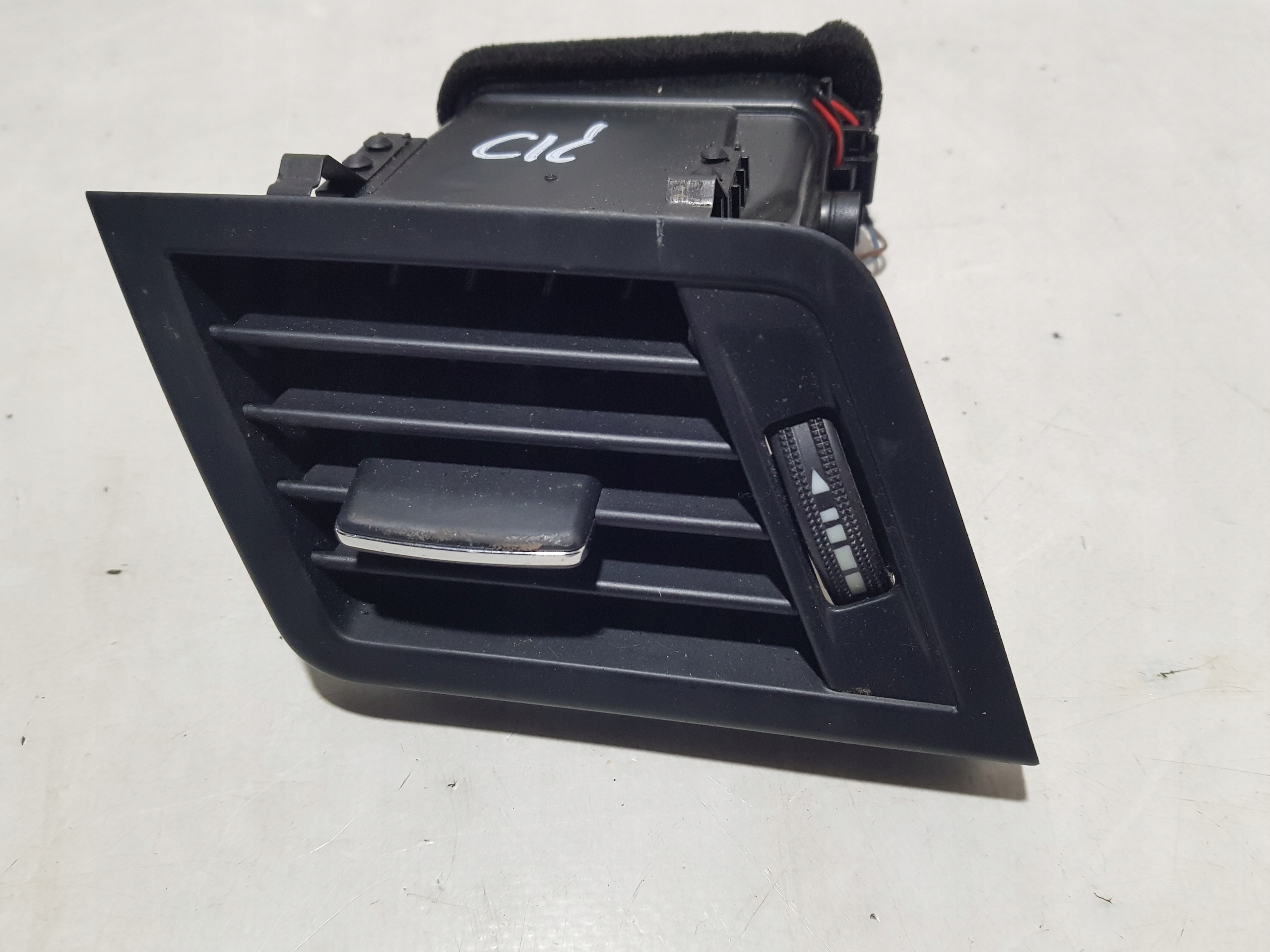 left grid KRATKI air conditioning devices MERCEDES W207 2078300154
