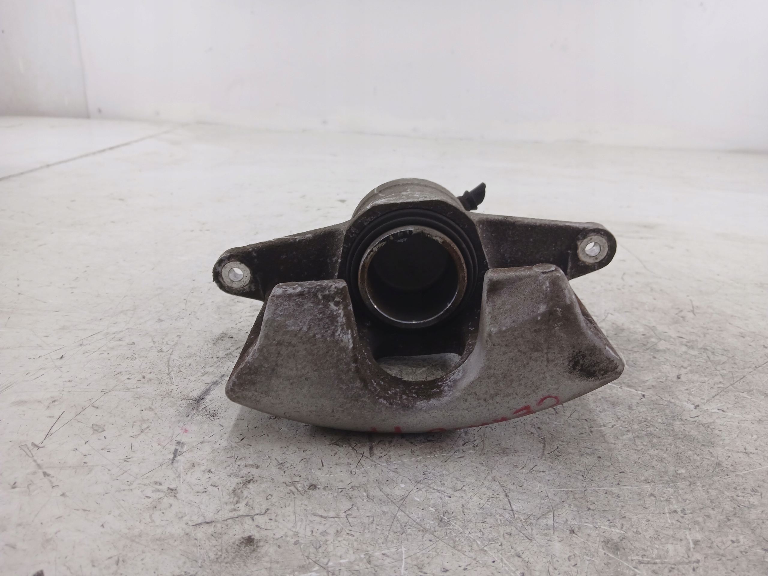 KIA CERATO and caliper brake right front