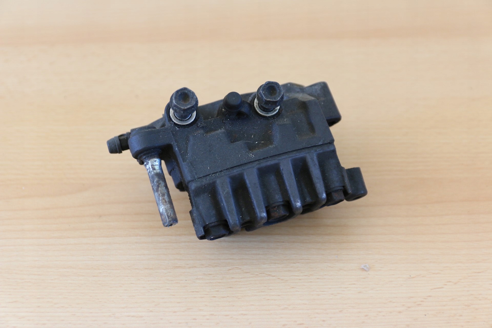 Honda Goldwing GL1800 тормозной суппорт передний правый